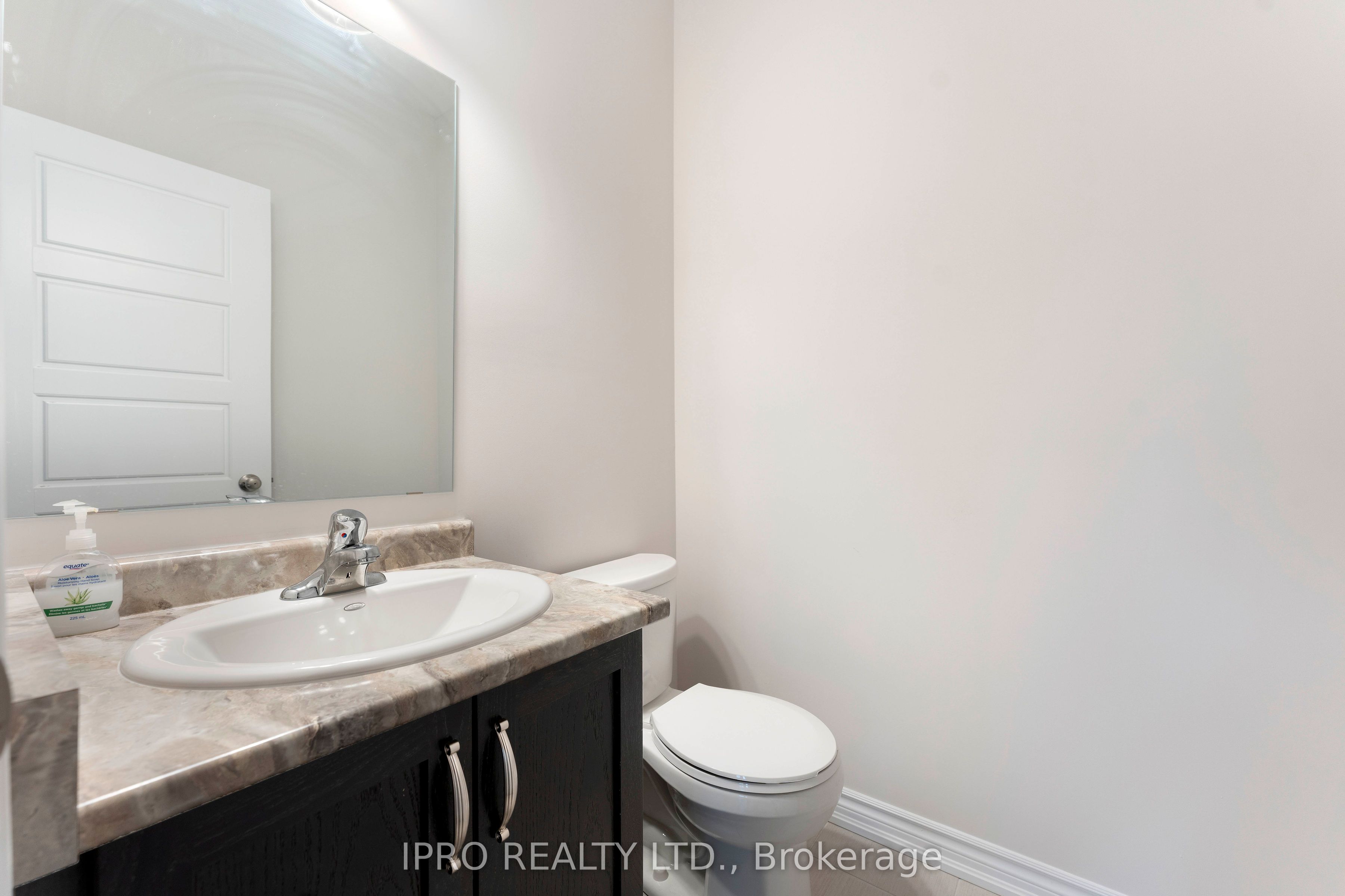 677 Park Road N 133 Property Photo 26
