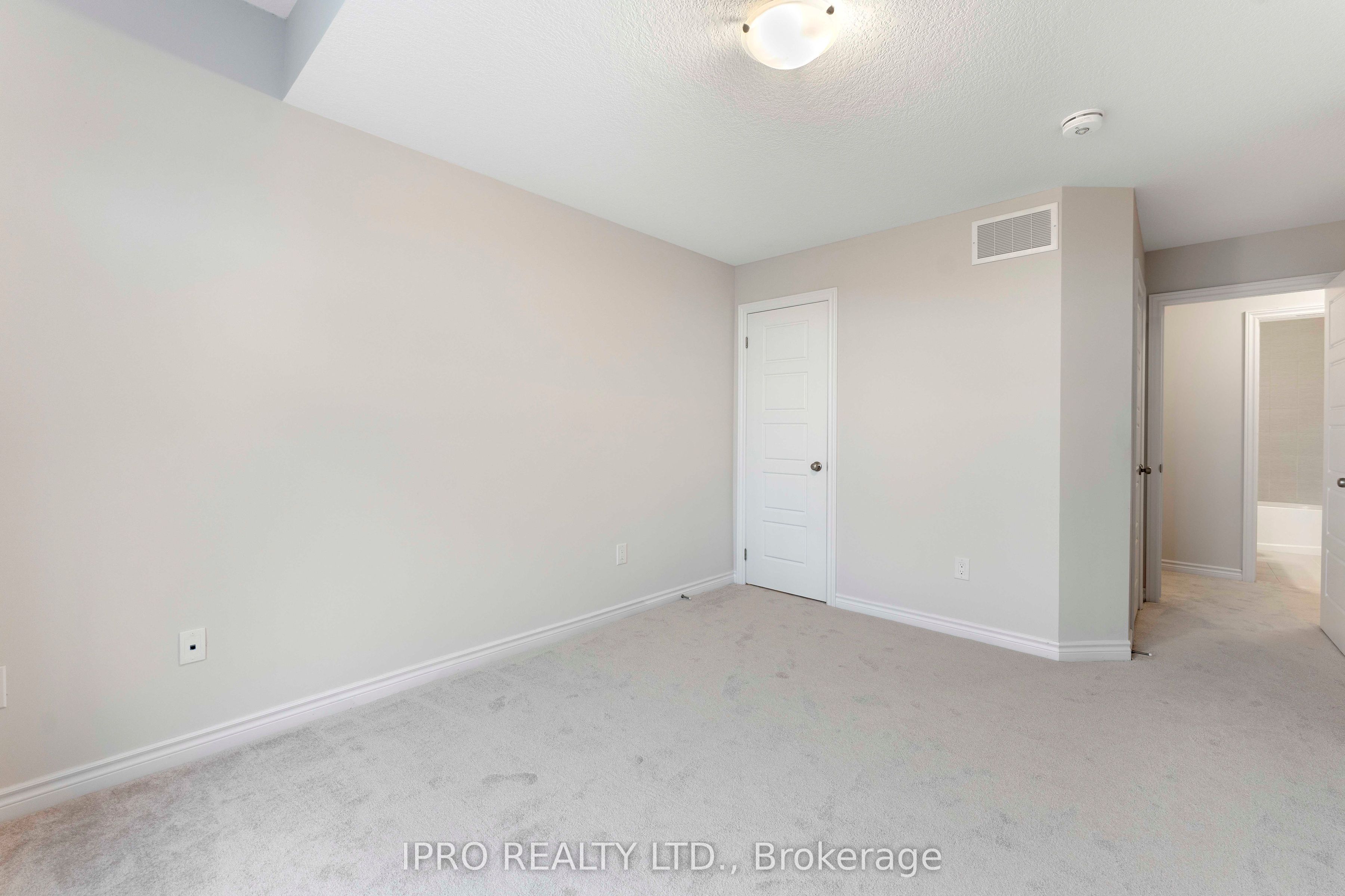 677 Park Road N 133 Property Photo 28