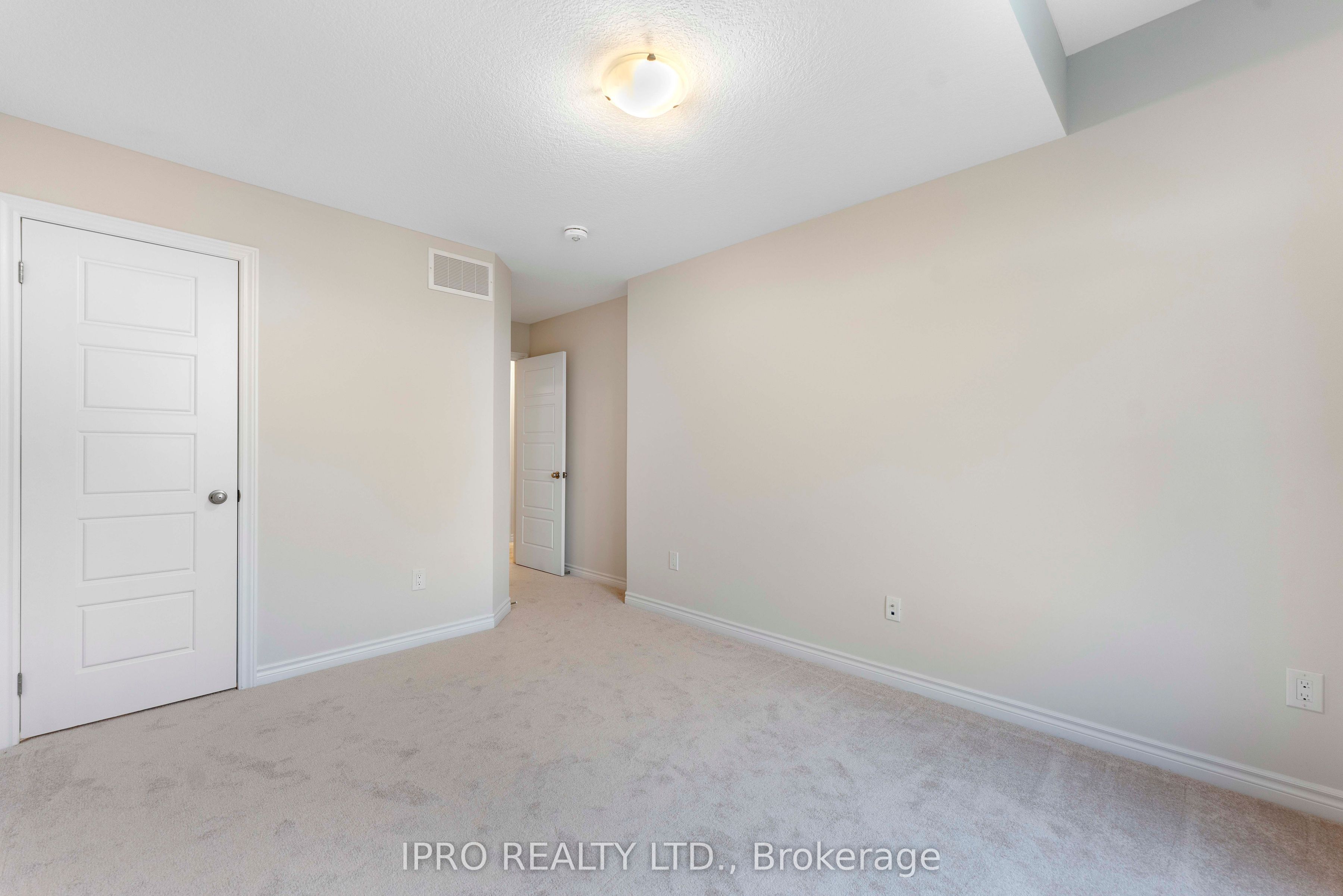 677 Park Road N 133 Property Photo 29