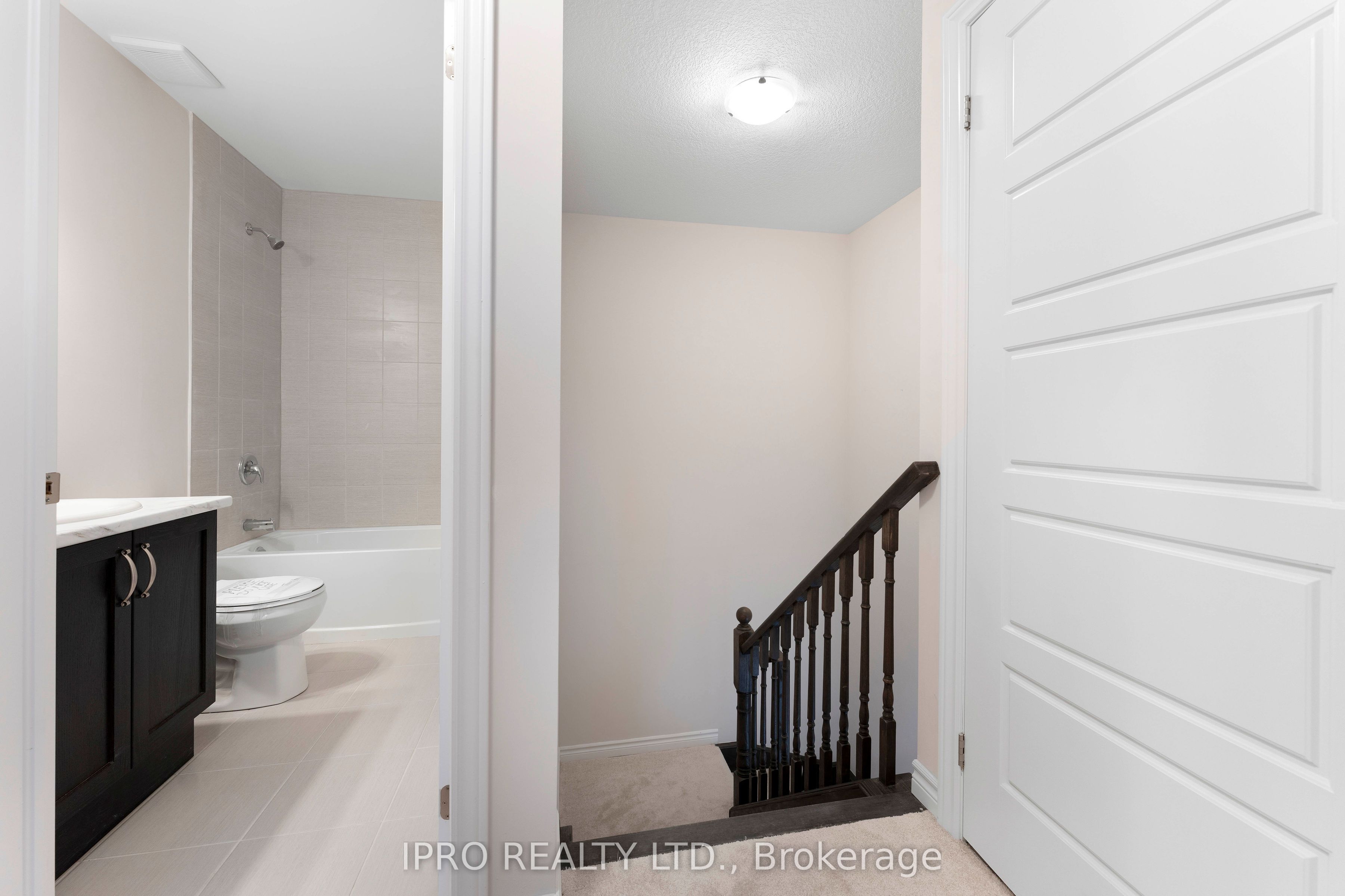 677 Park Road N 133 Property Photo 34