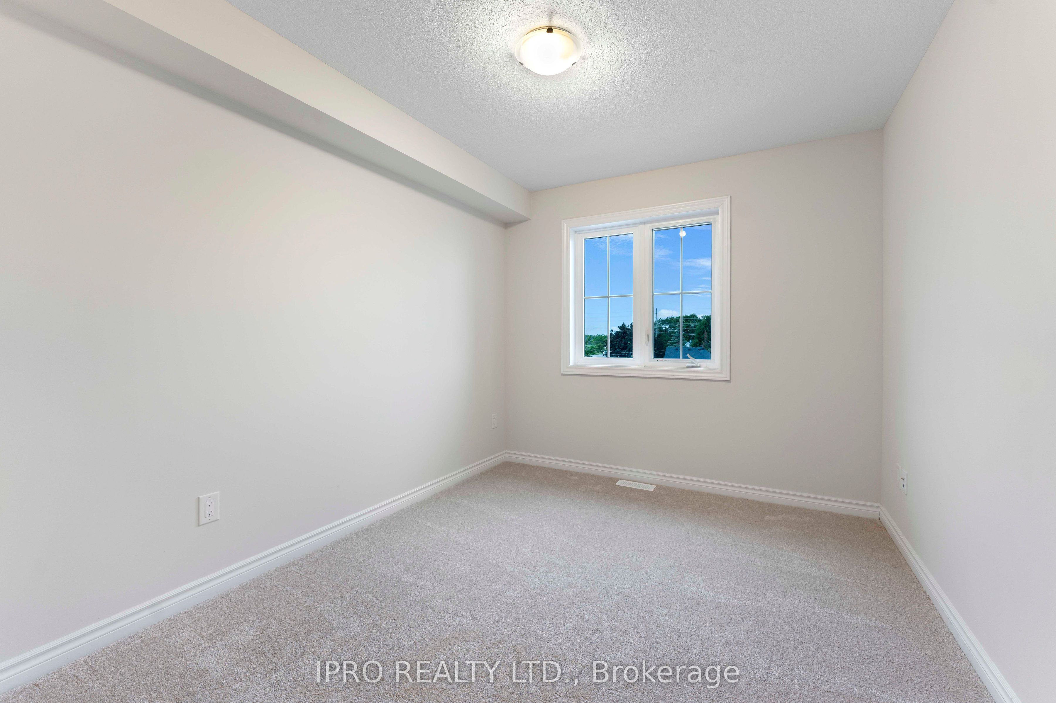 677 Park Road N 133 Property Photo 35