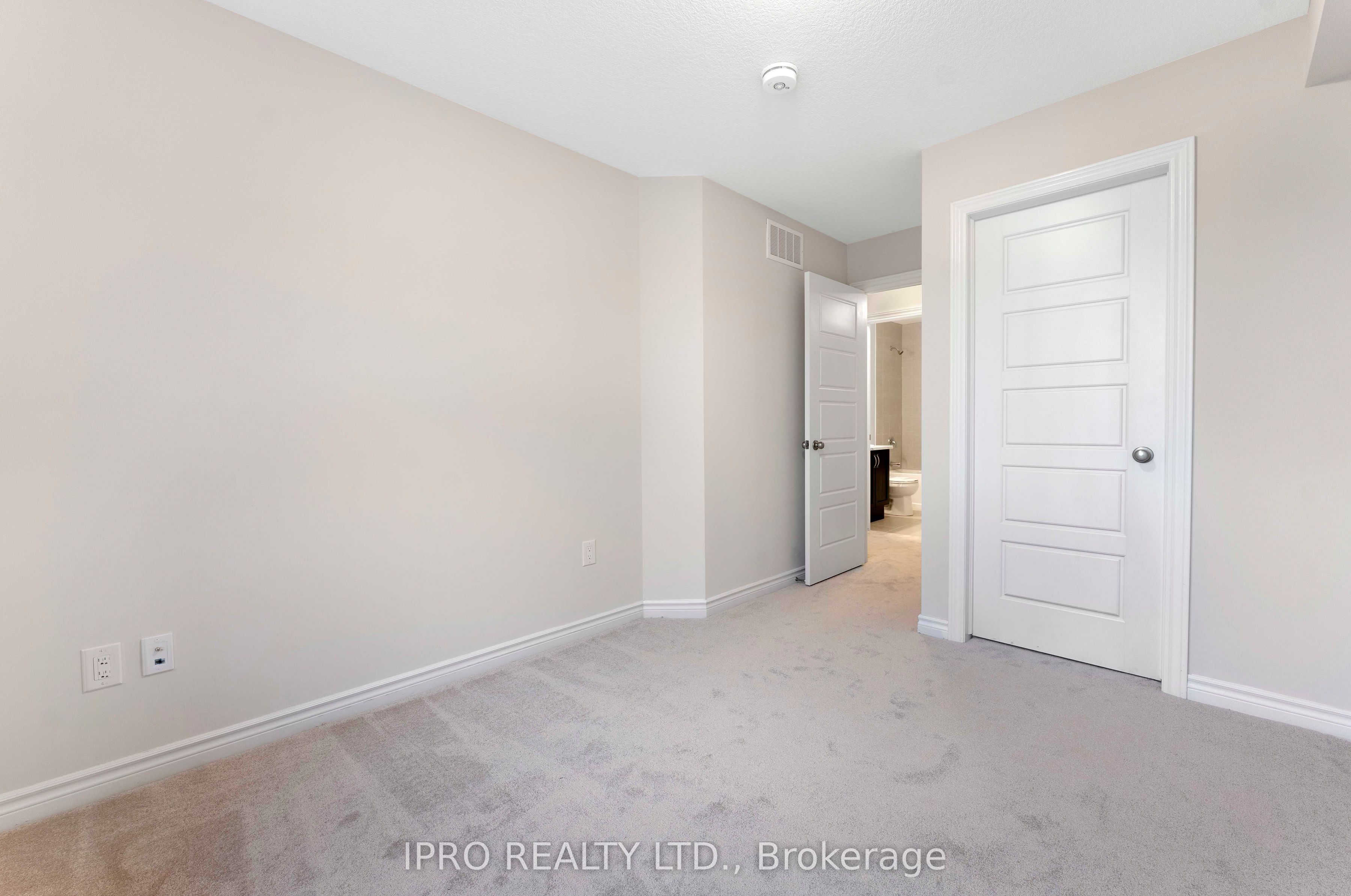 677 Park Road N 133 Property Photo 37