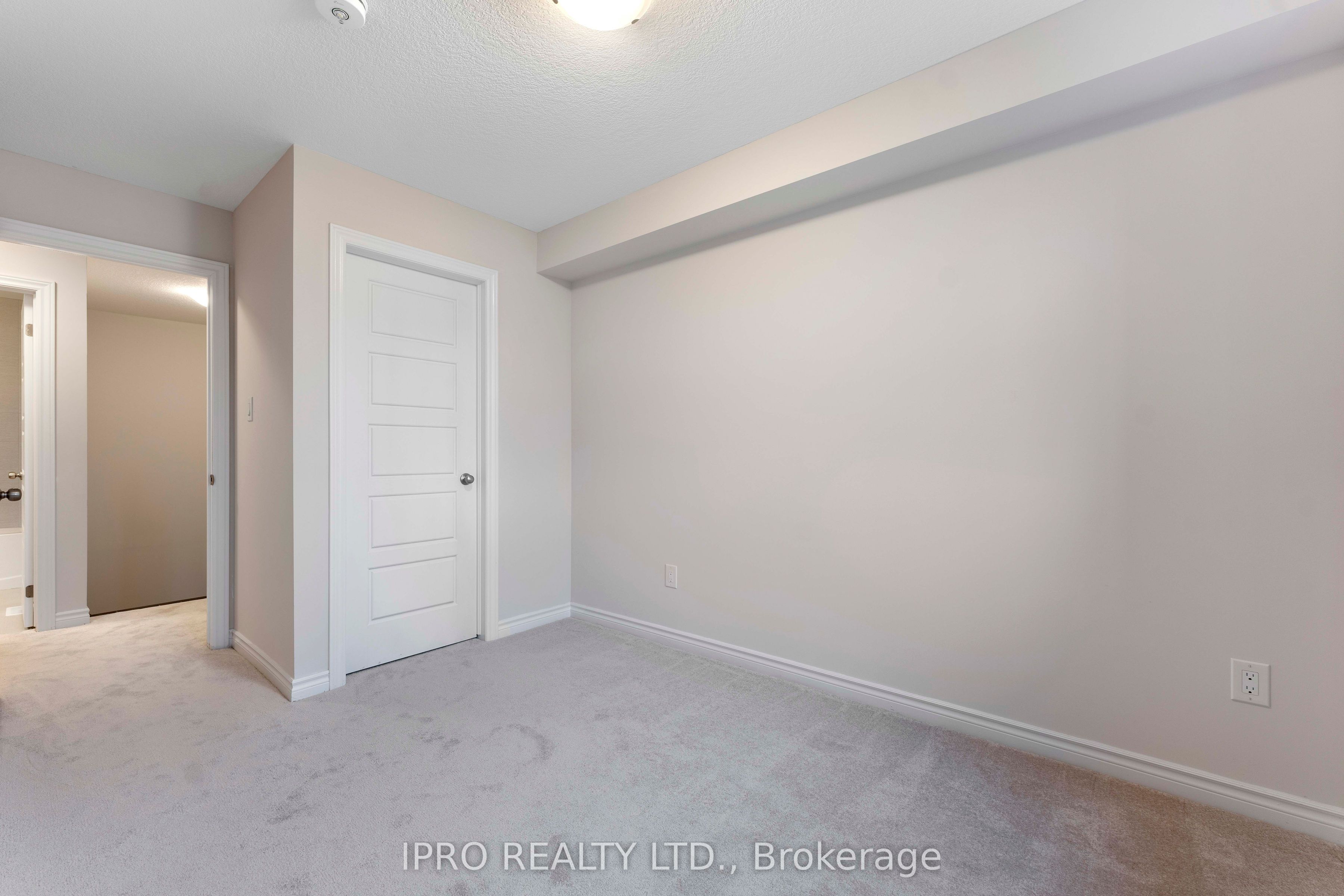 677 Park Road N 133 Property Photo 38