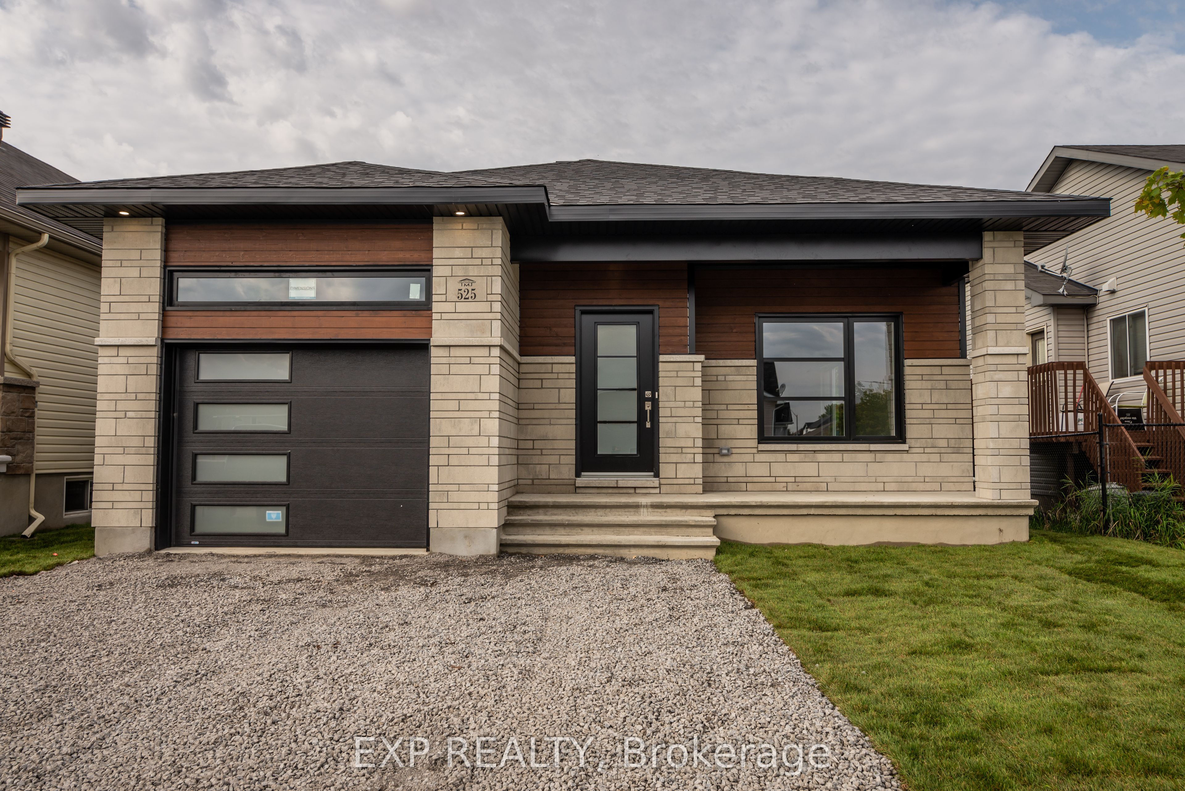 937 Katia Street Property Photo