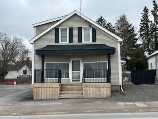 #unit #1 Main Floor - 817 Ward Street Property Photo