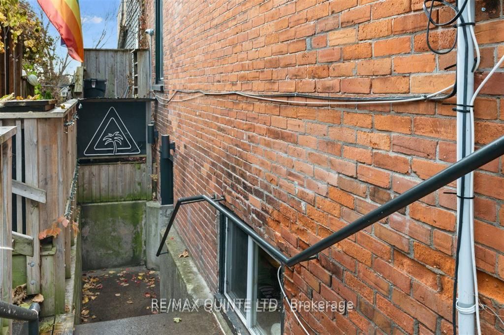 275 Main Street Property Photo 2