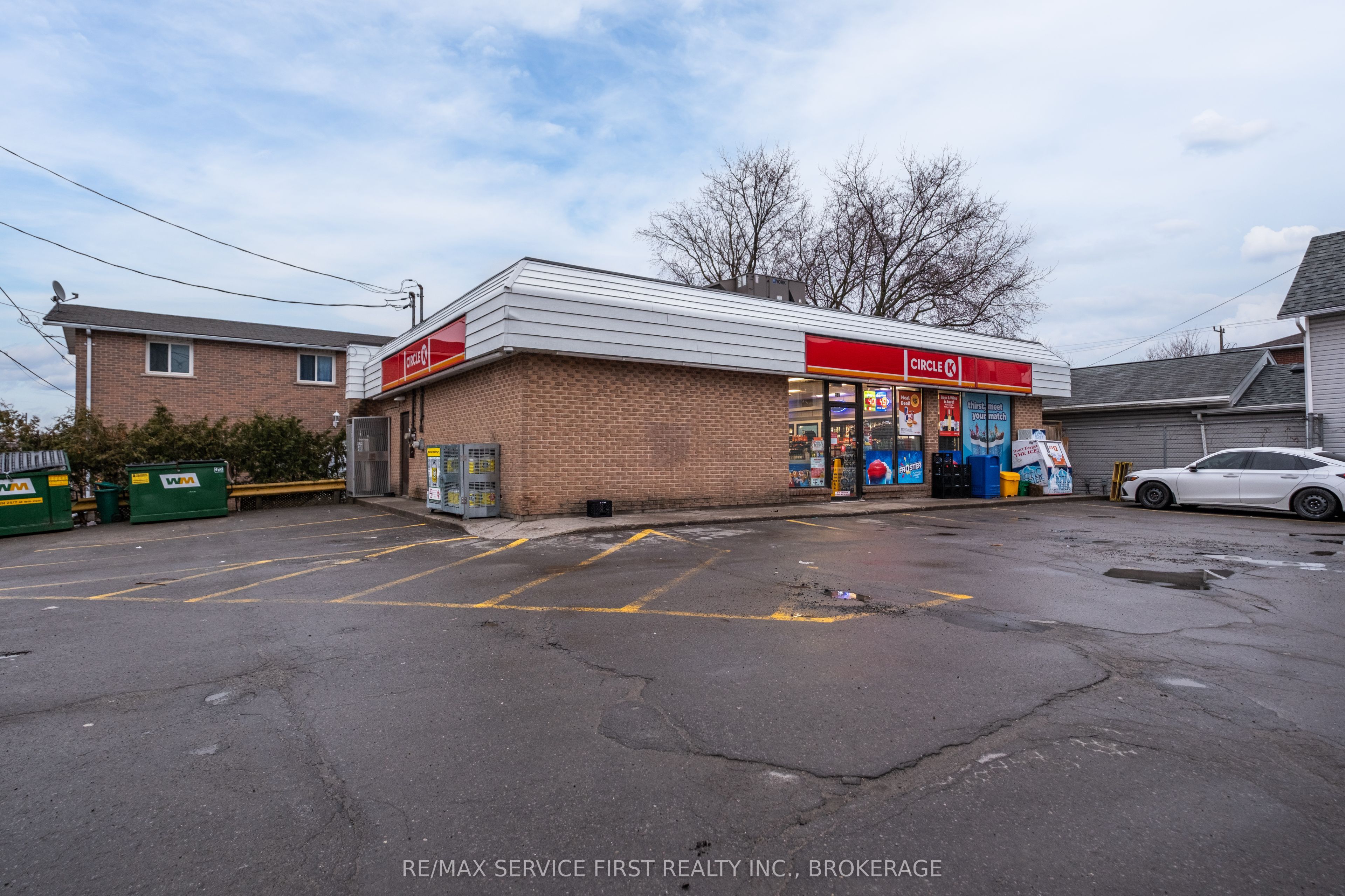 451 Division Street Property Photo 2