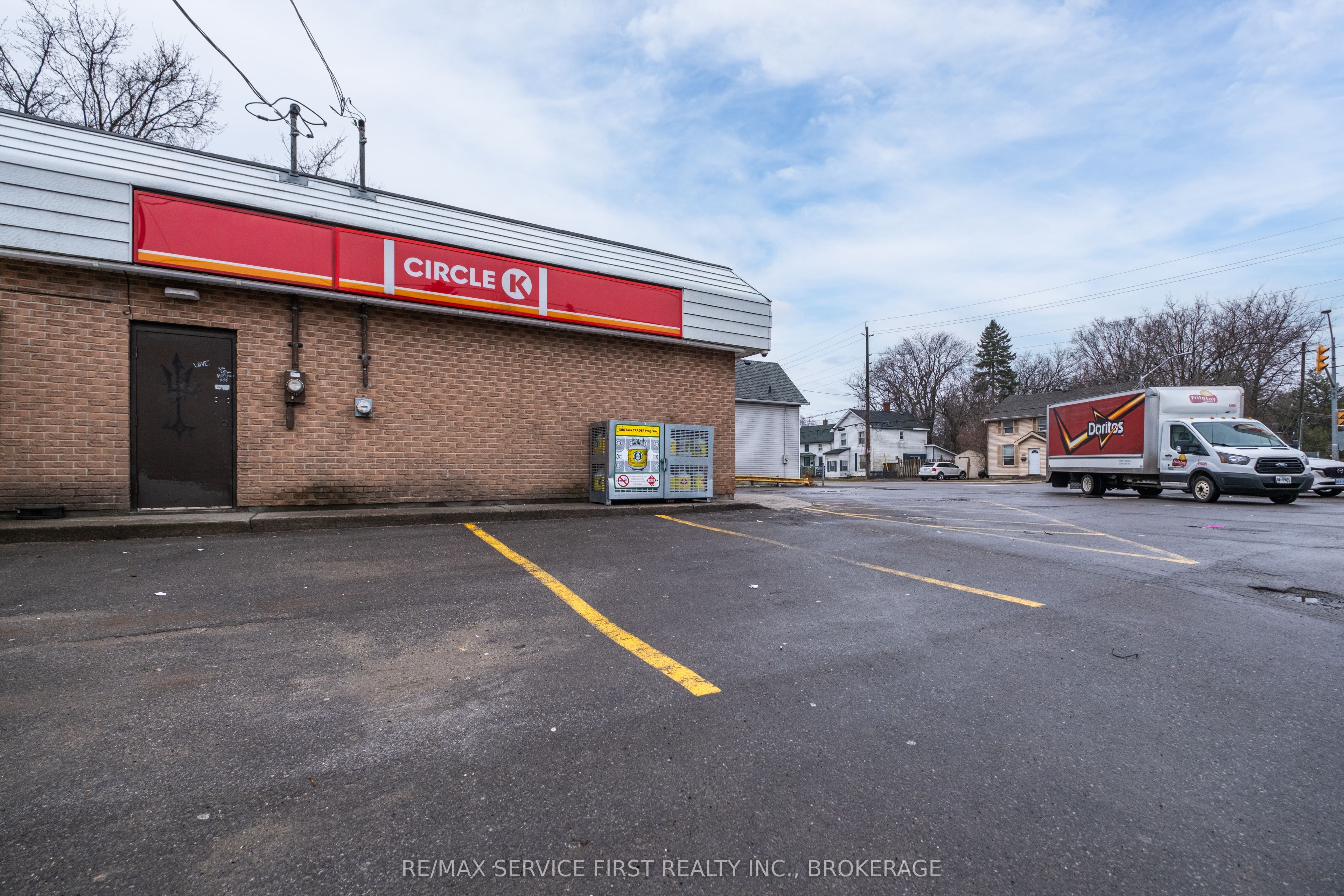 451 Division Street Property Photo 3