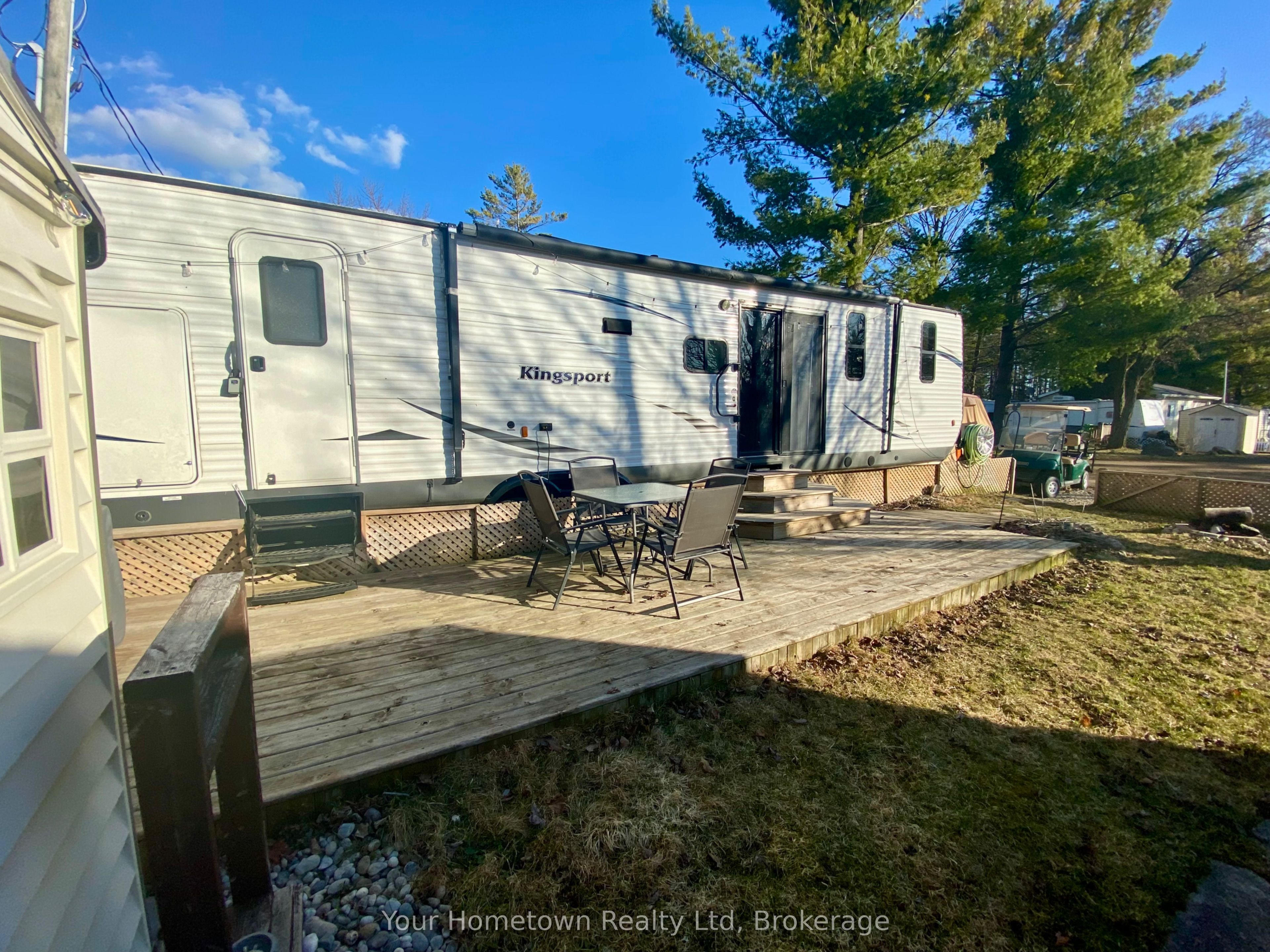 1647 Fir Place Property Photo 2
