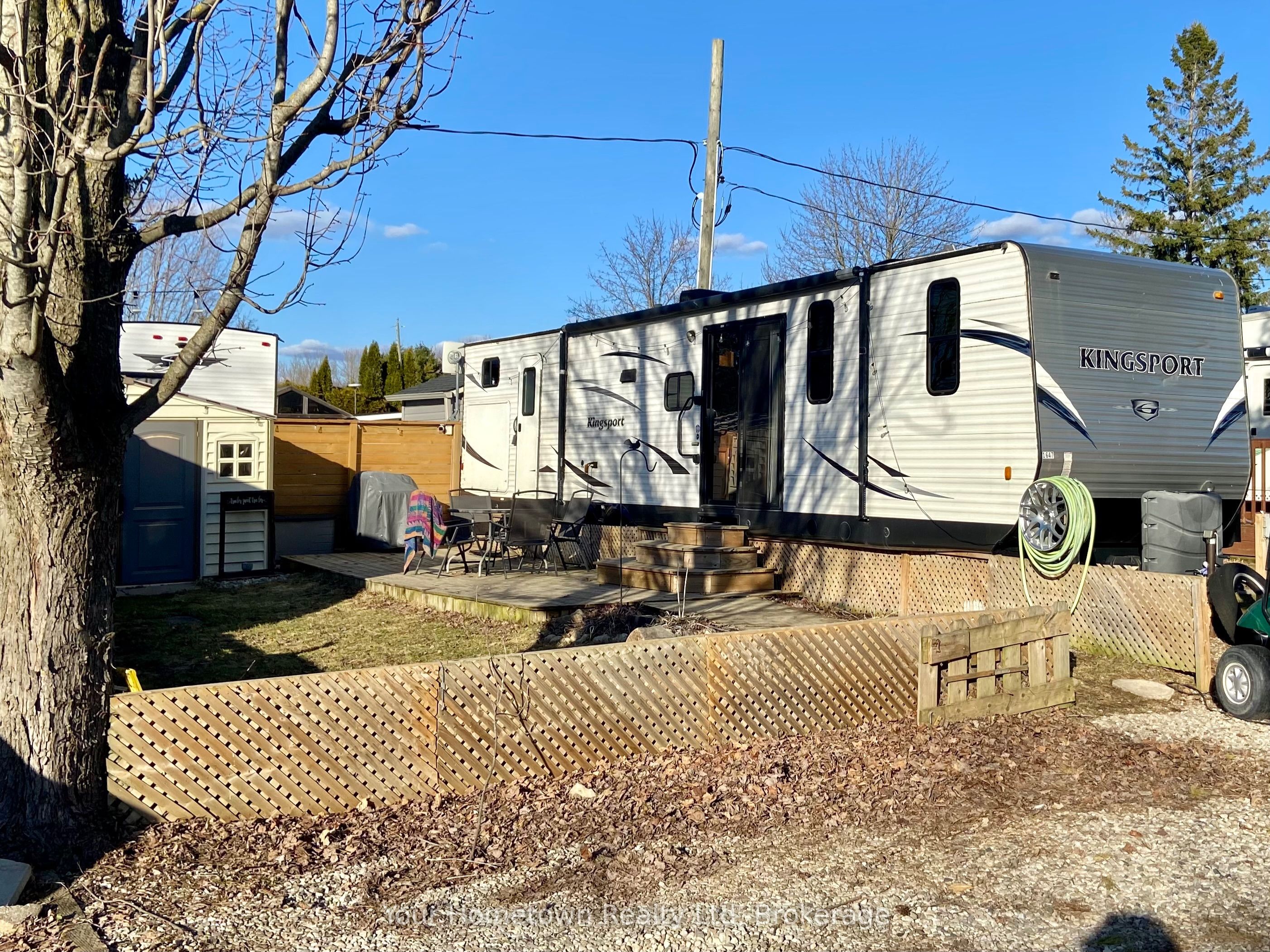 1647 Fir Place Property Photo 8