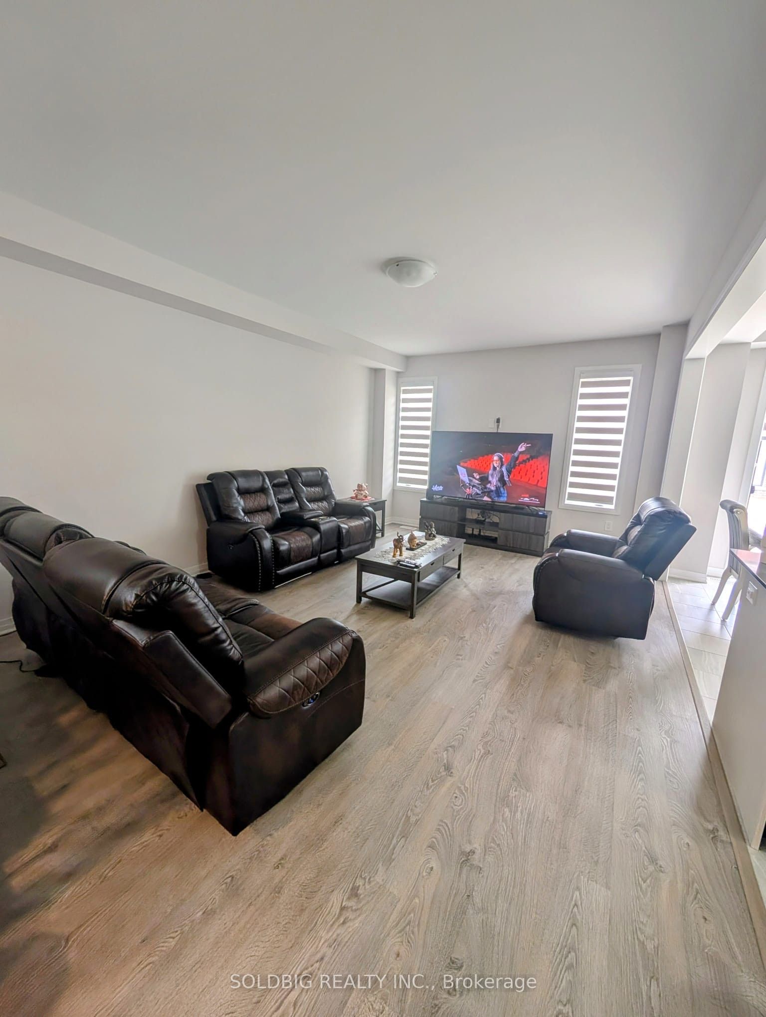 50 Prince Philip Boulevard Property Photo 3