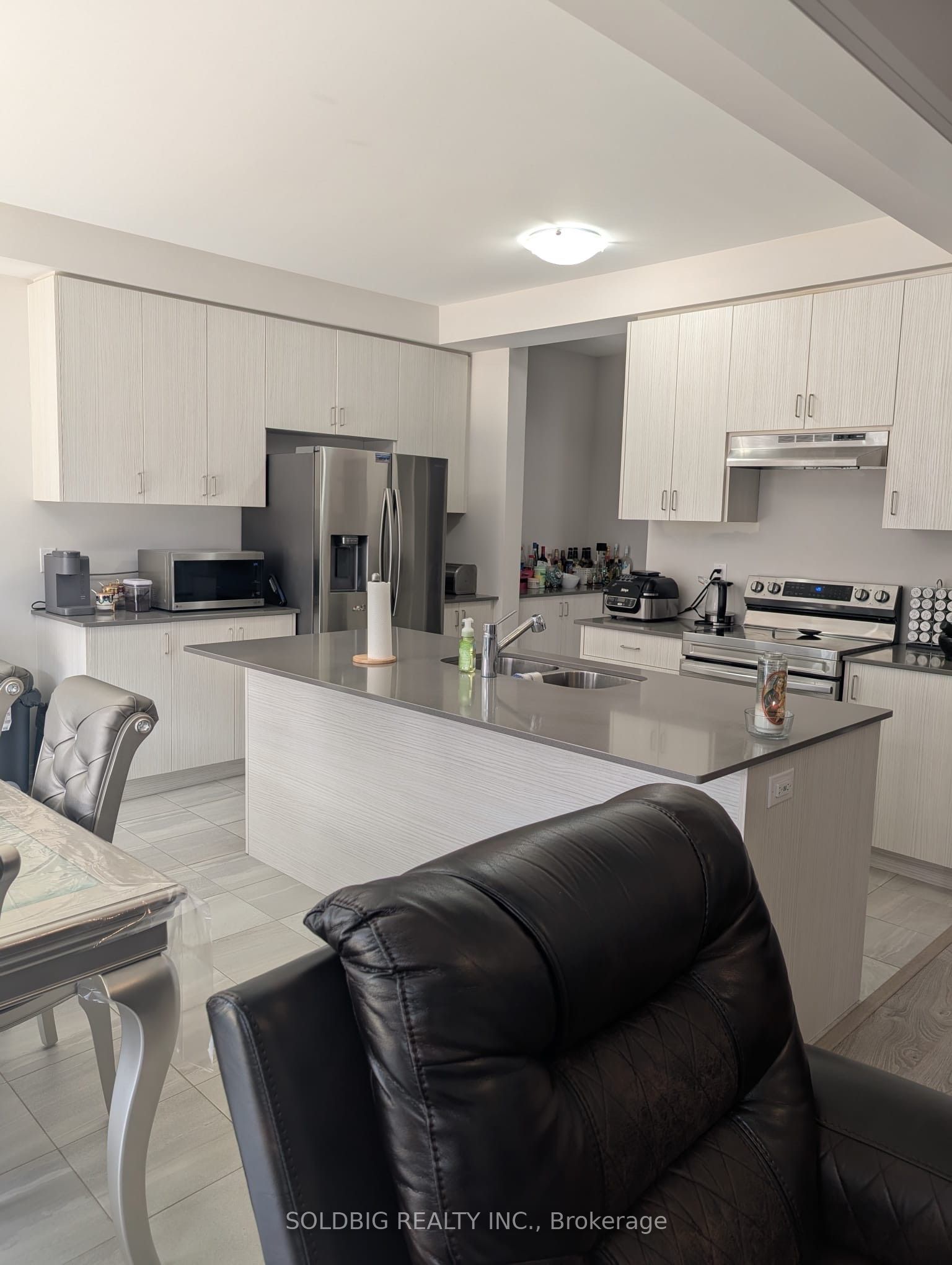 50 Prince Philip Boulevard Property Photo 4