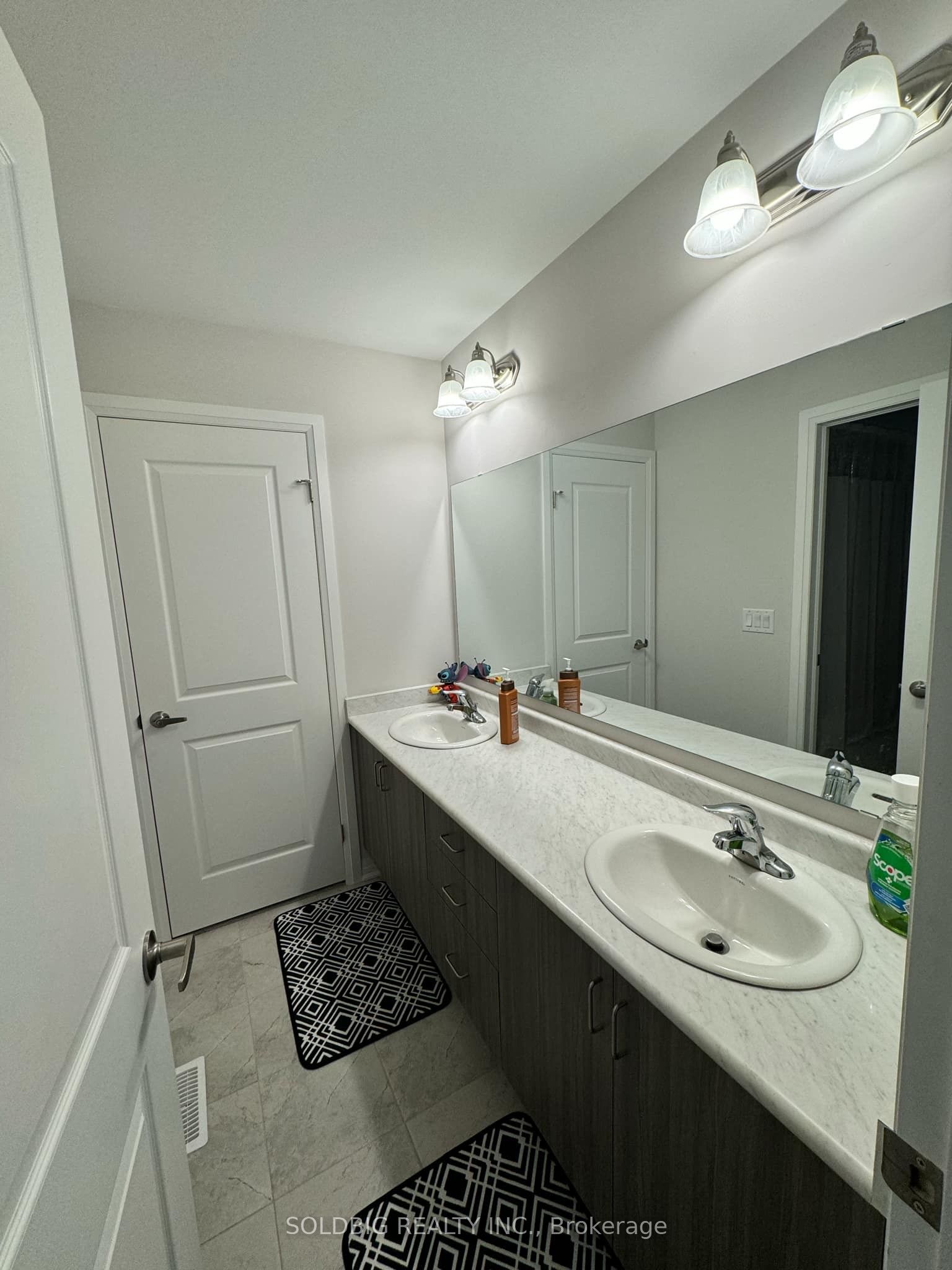 50 Prince Philip Boulevard Property Photo 16