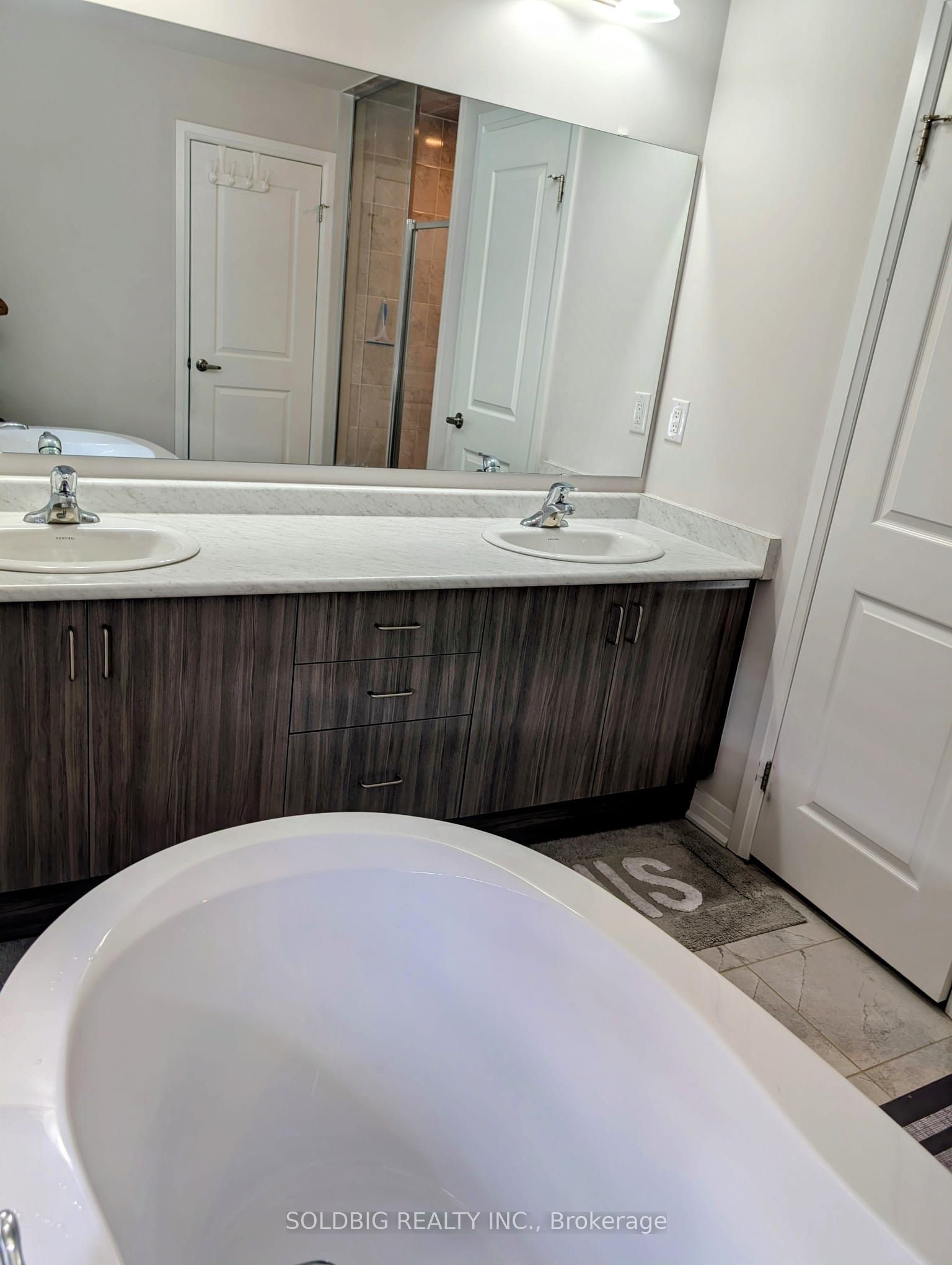 50 Prince Philip Boulevard Property Photo 17