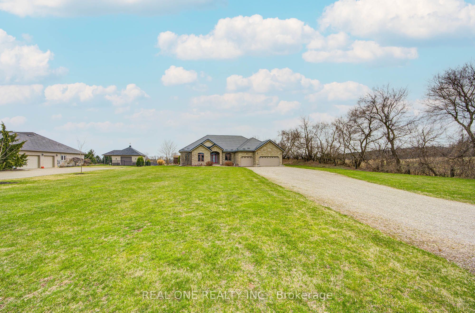 492 Scenic Drive Property Photo
