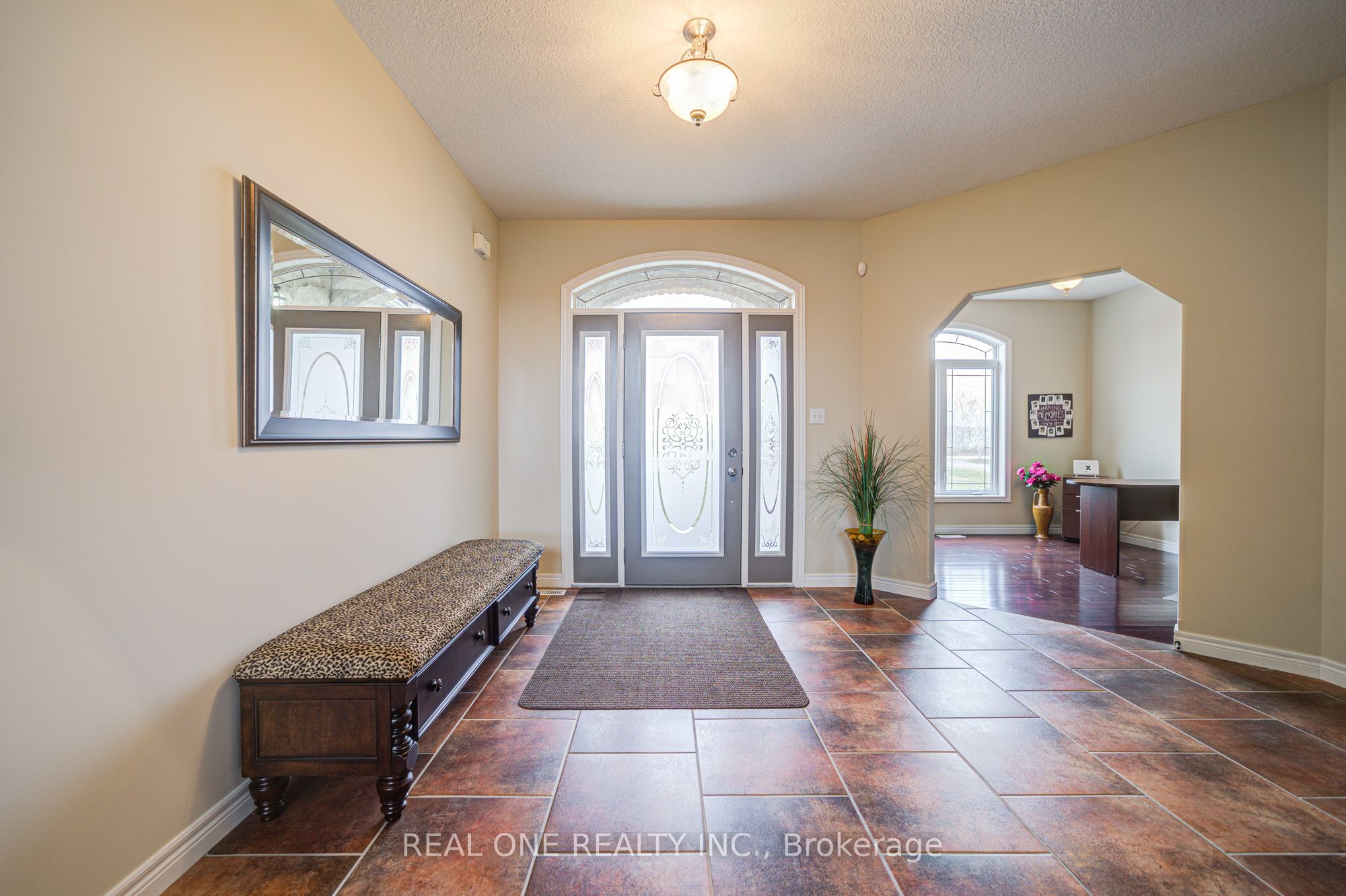 492 Scenic Drive Property Photo 7