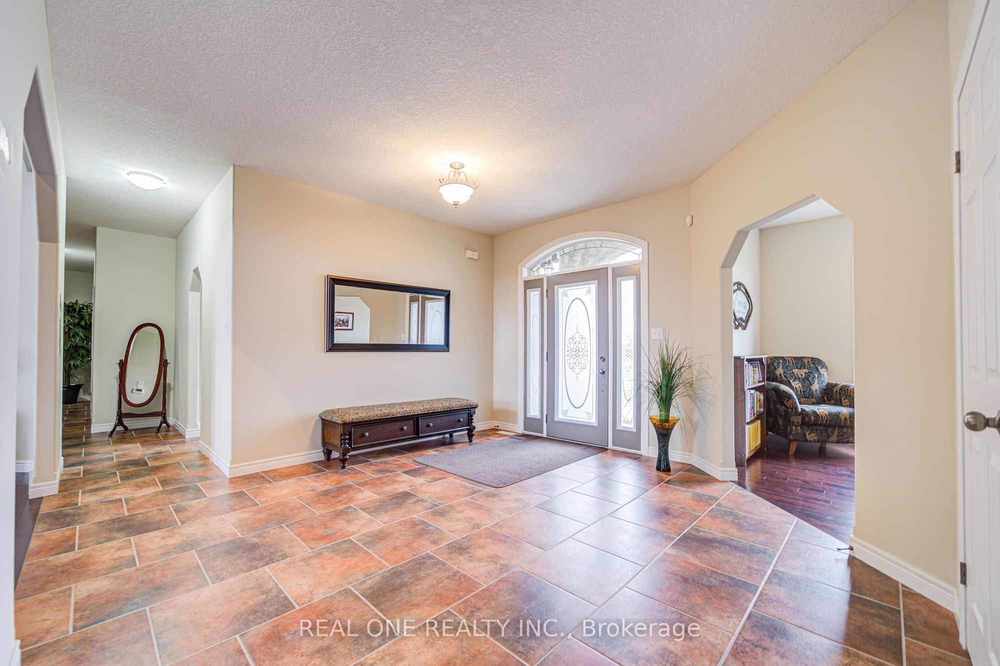 492 Scenic Drive Property Photo 8