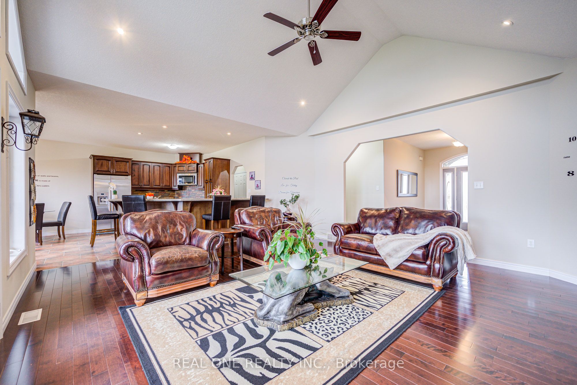 492 Scenic Drive Property Photo 12