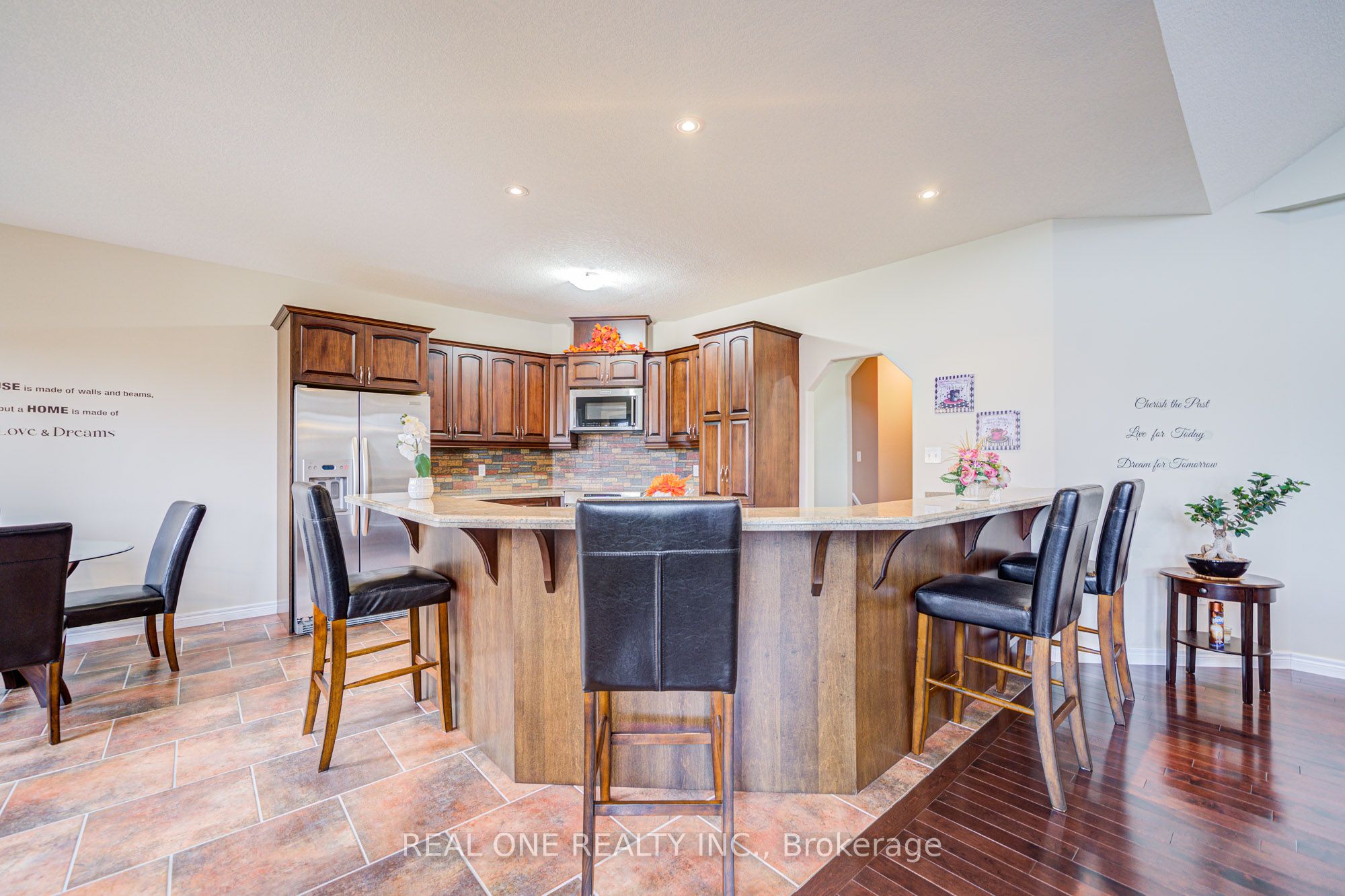 492 Scenic Drive Property Photo 14