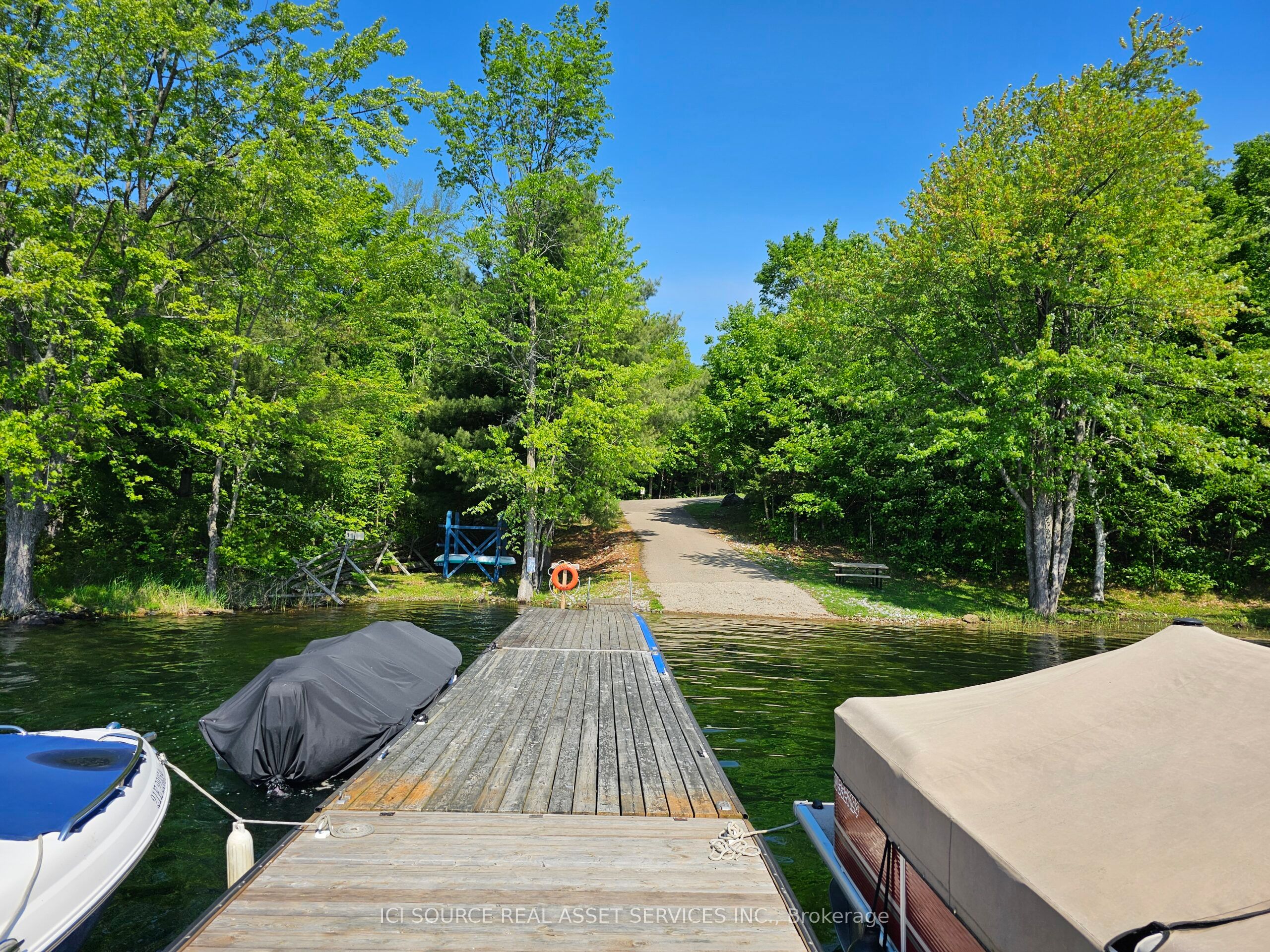 534 Oak Bluffs Road Property Photo 3