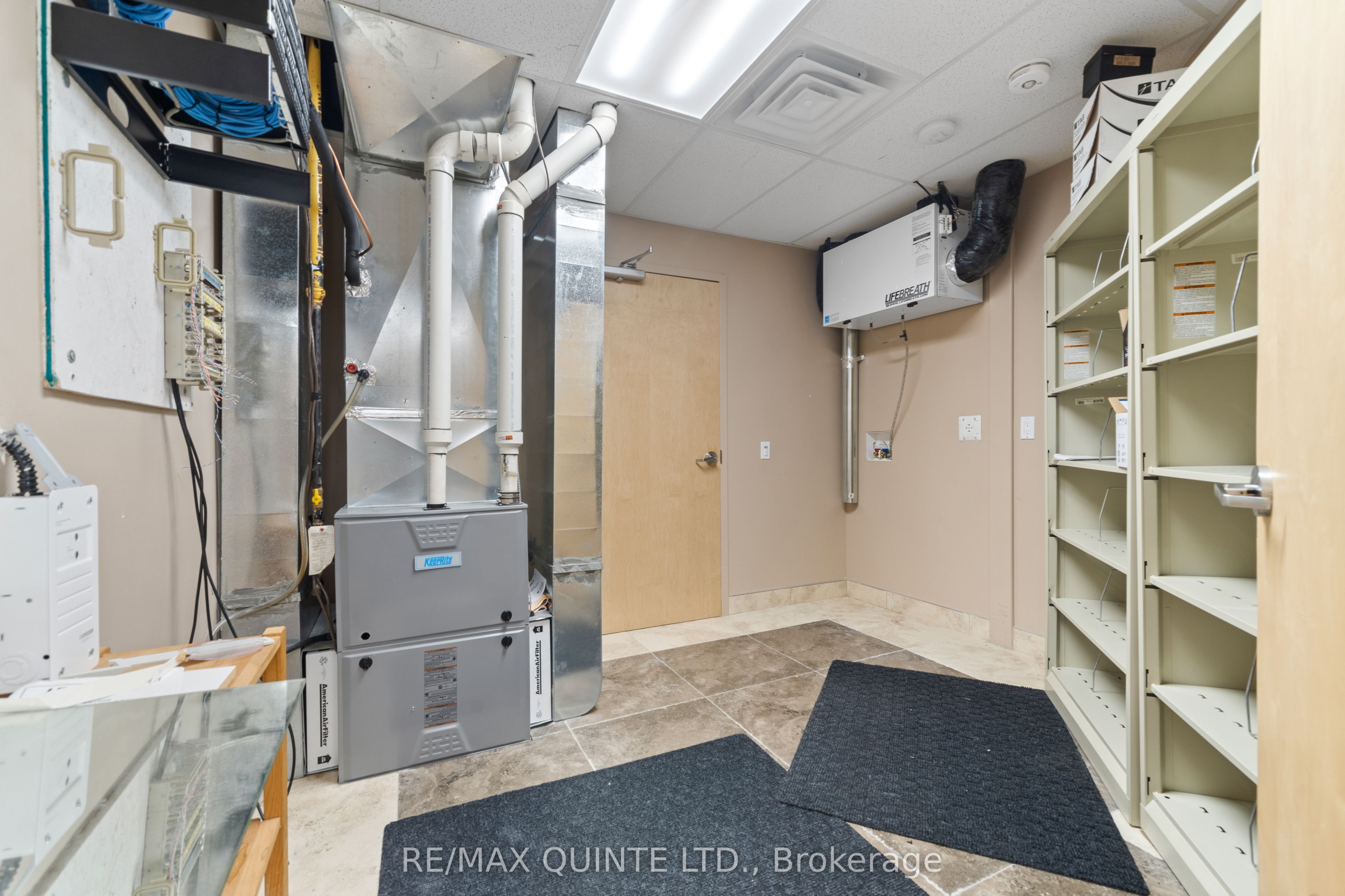 #201 - 30 King Street Property Photo 11