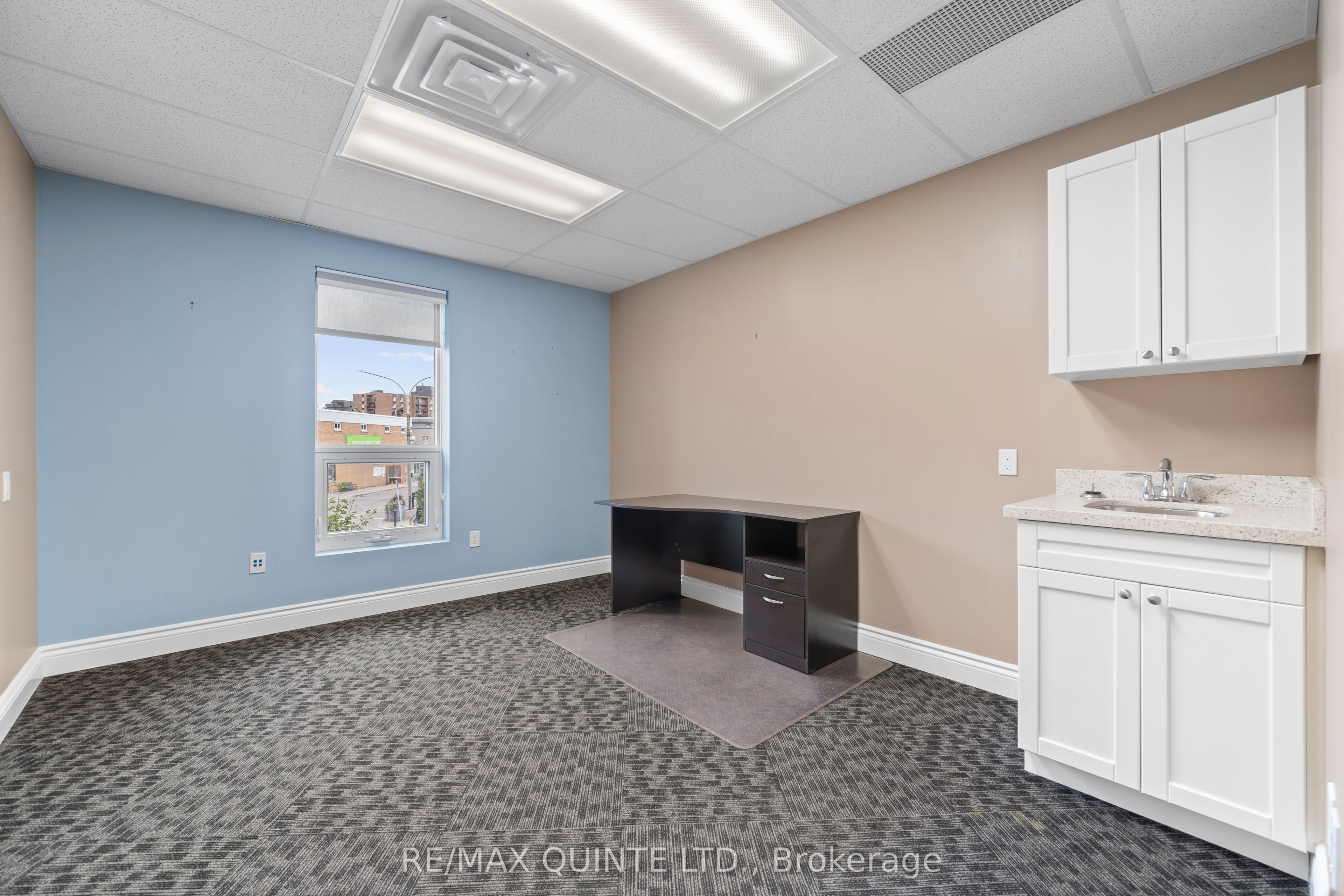 #201 - 30 King Street Property Photo 15