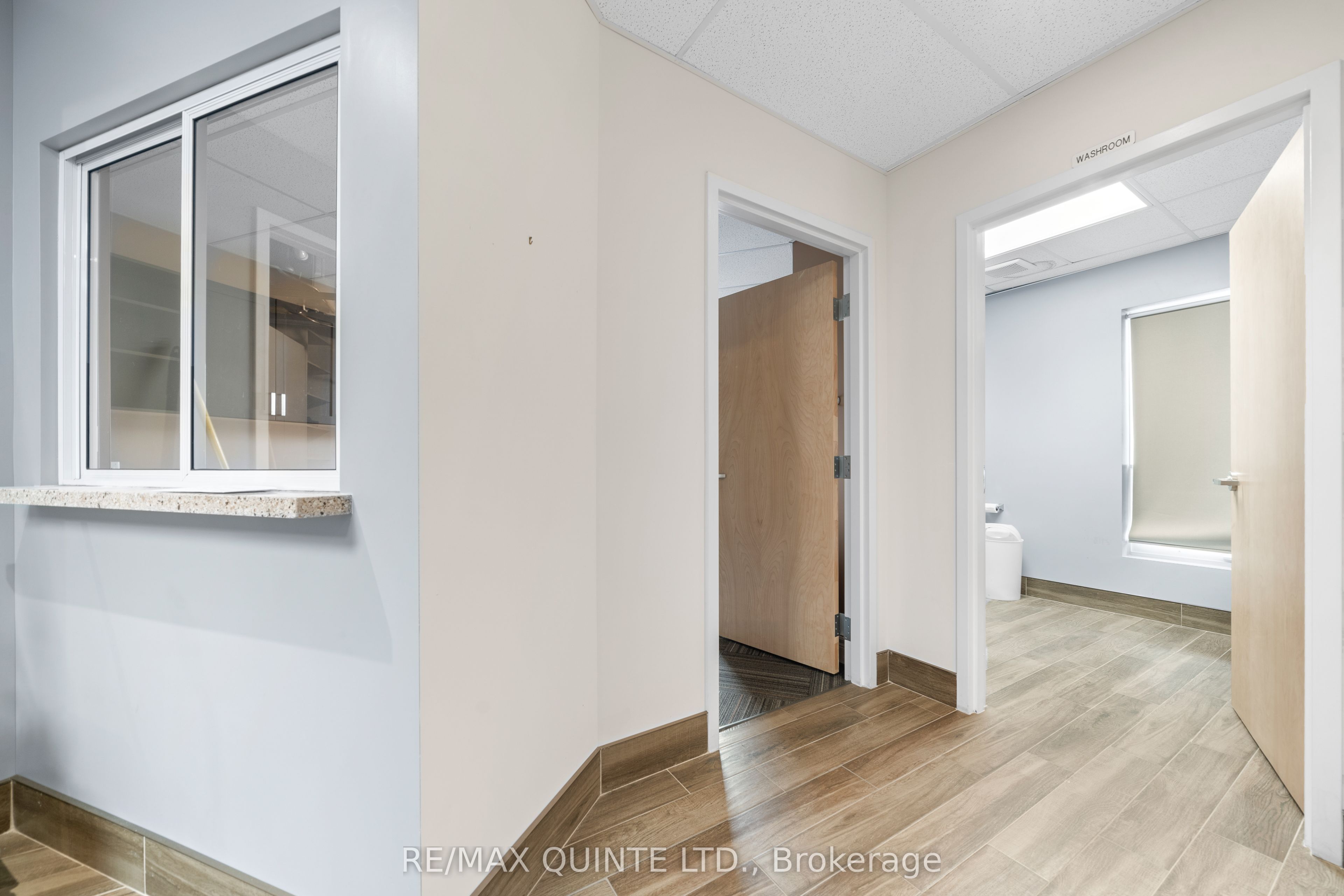 #201 - 30 King Street Property Photo 22