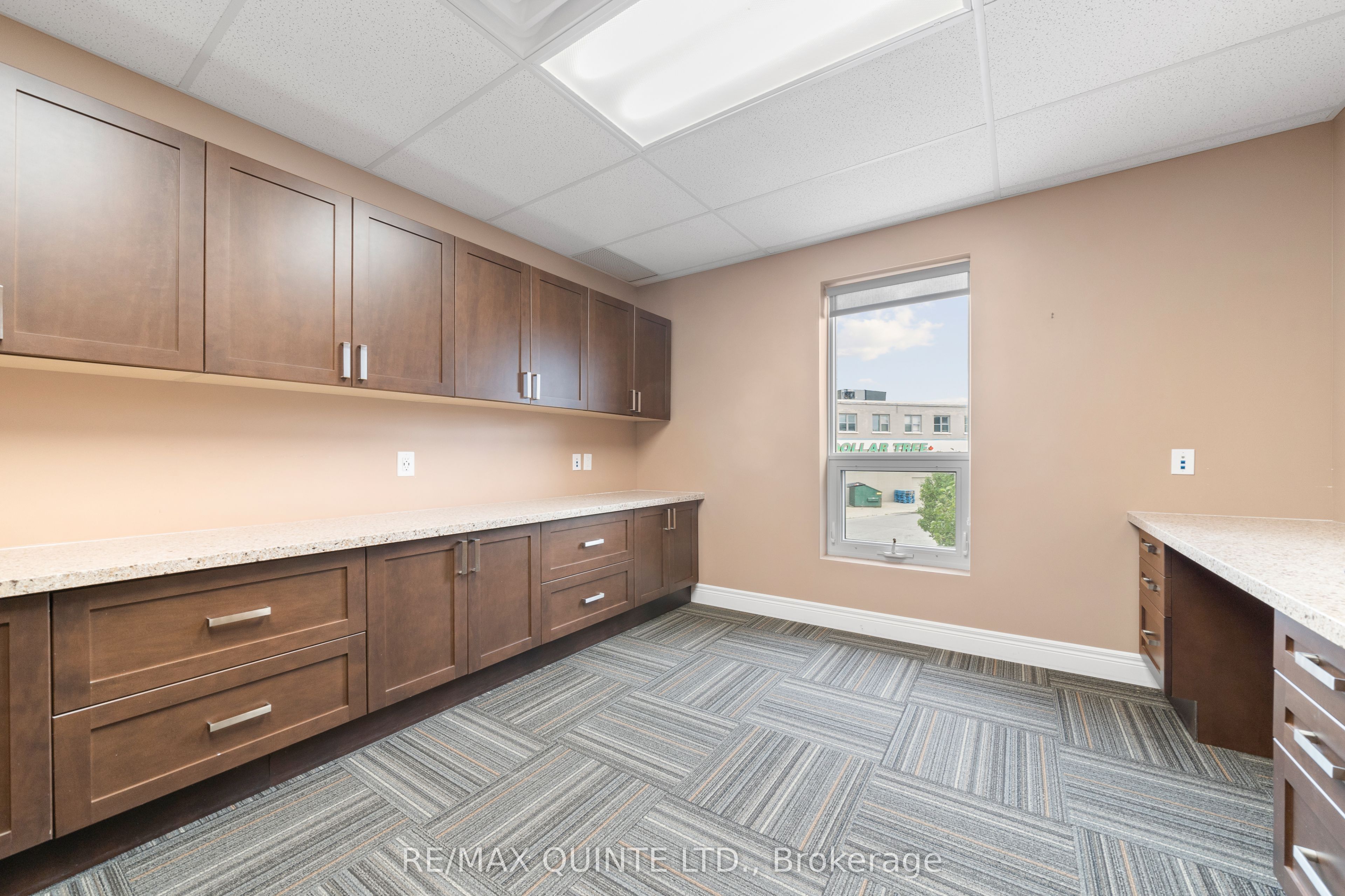 #201 - 30 King Street Property Photo 24