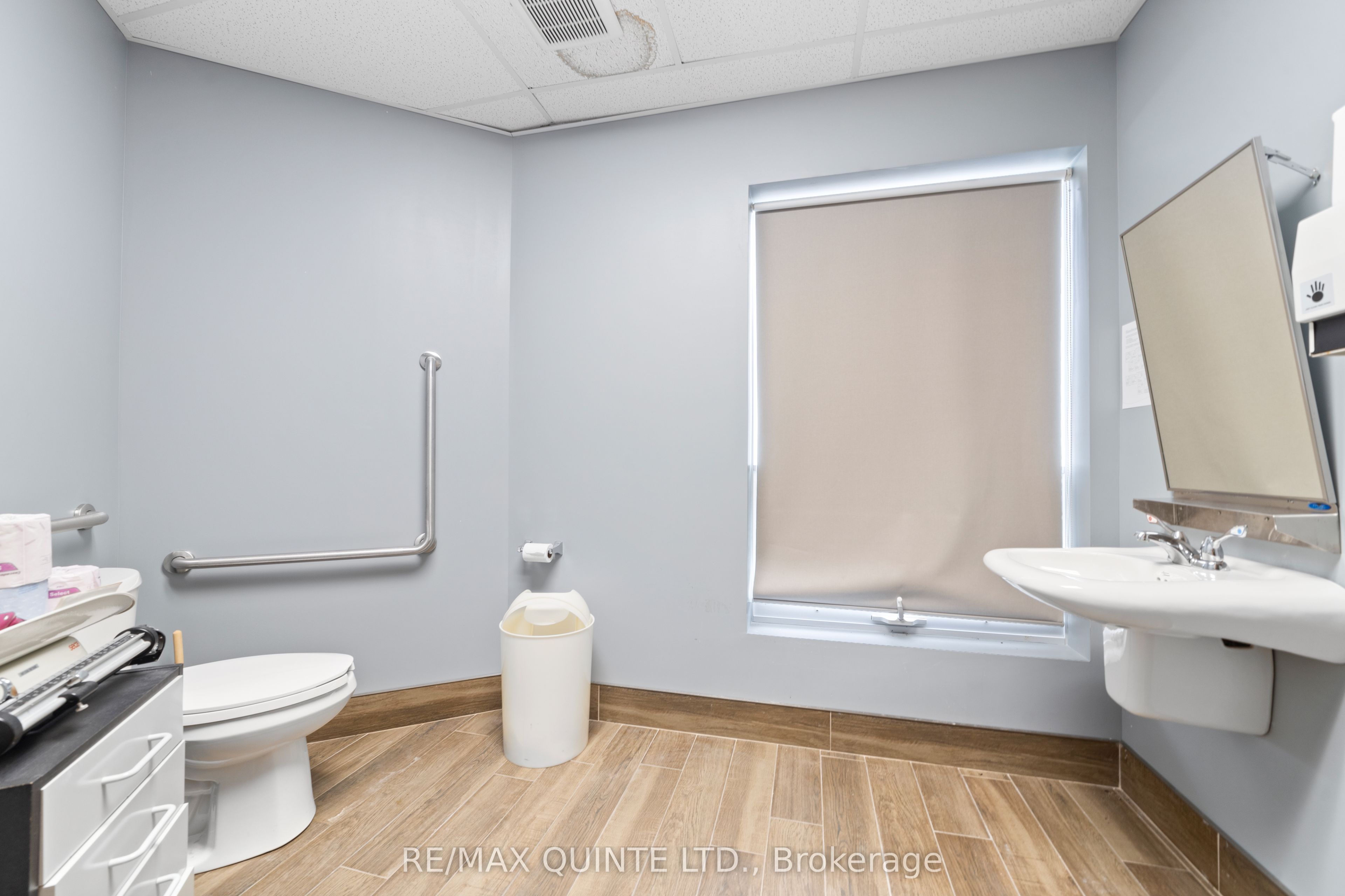 #201 - 30 King Street Property Photo 25