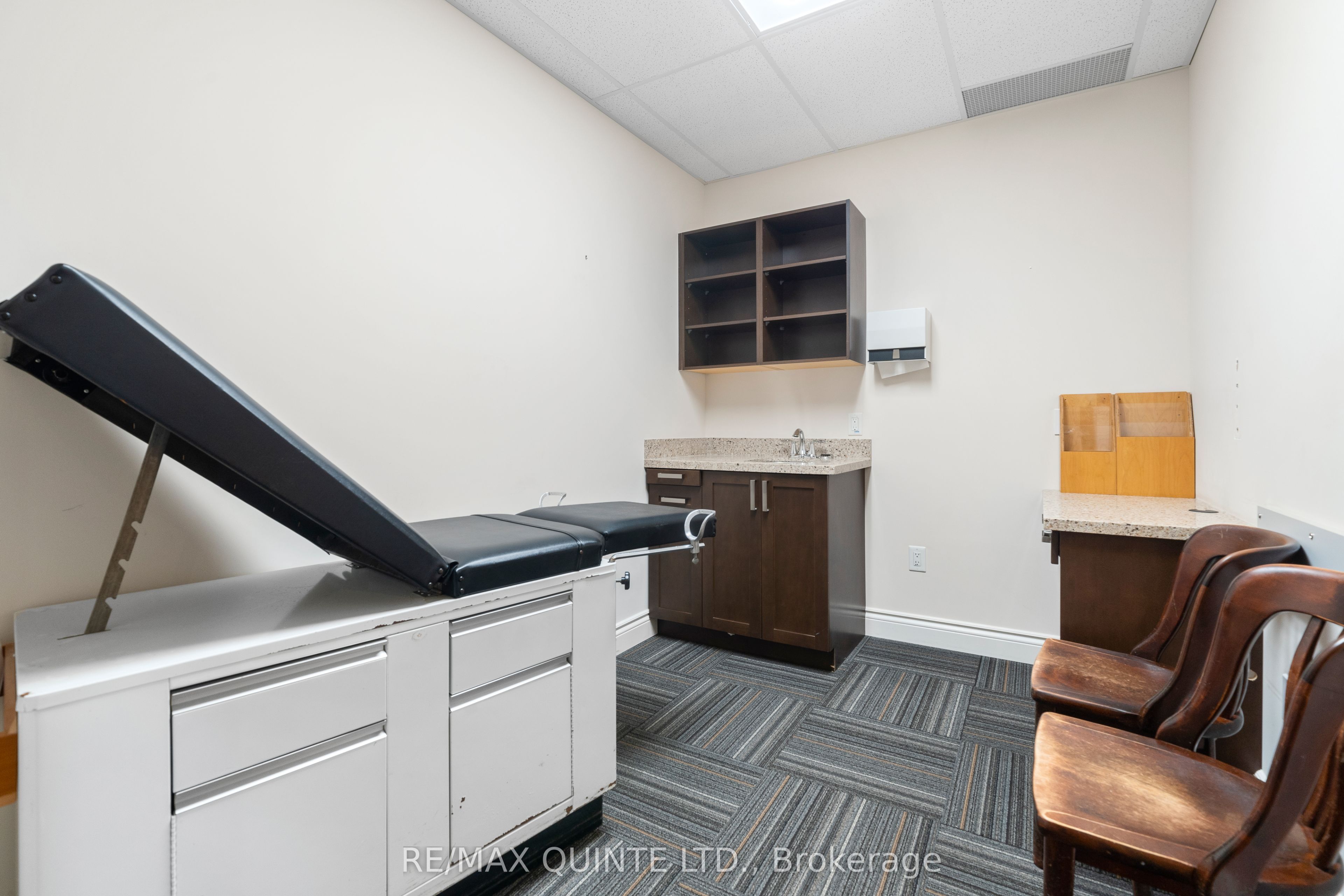 #201 - 30 King Street Property Photo 27
