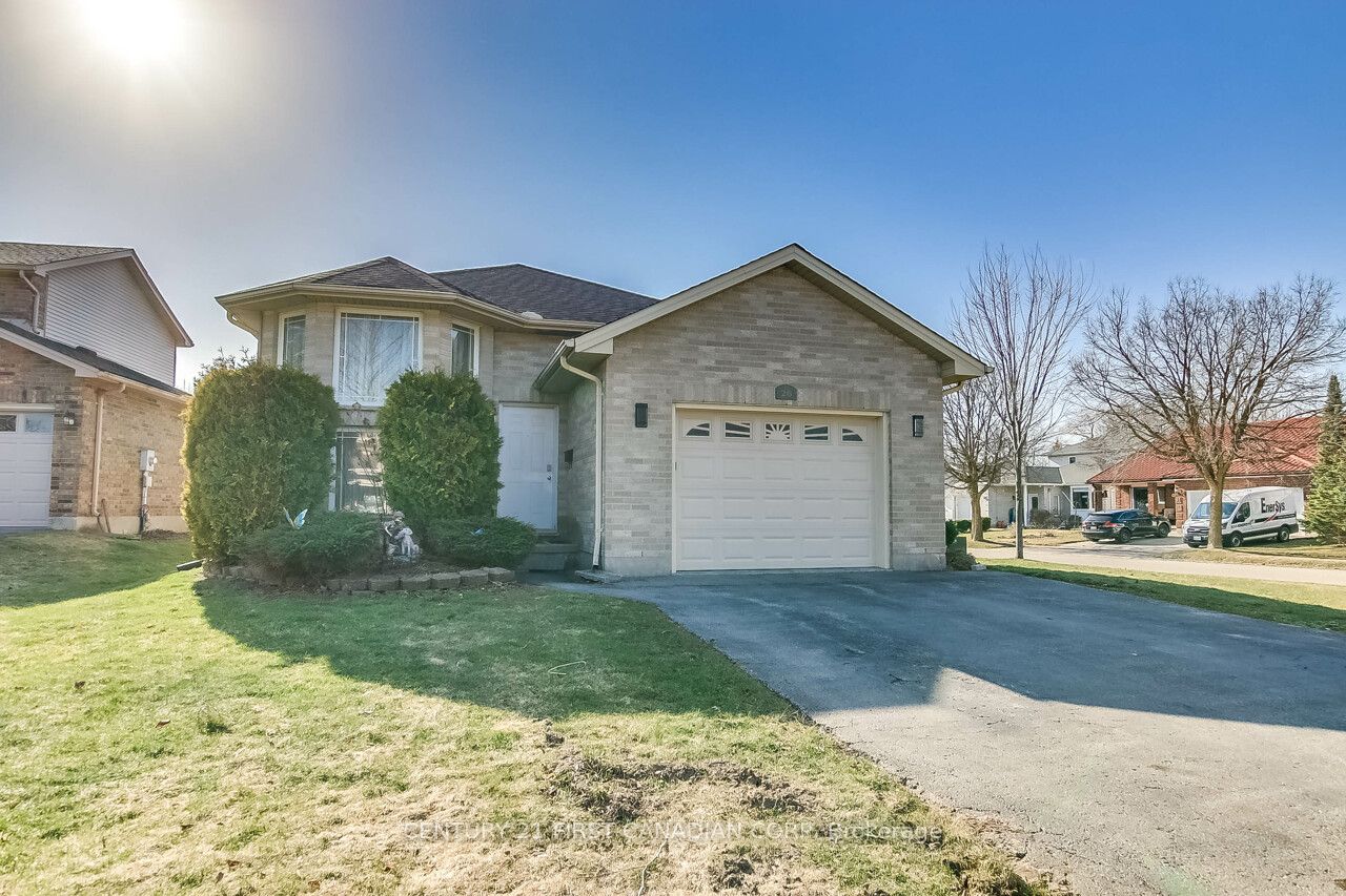 26 Stoneycreek Place Property Photo 1