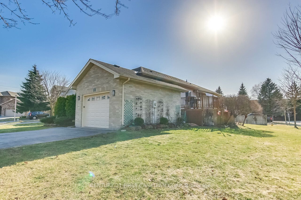 26 Stoneycreek Place Property Photo 2