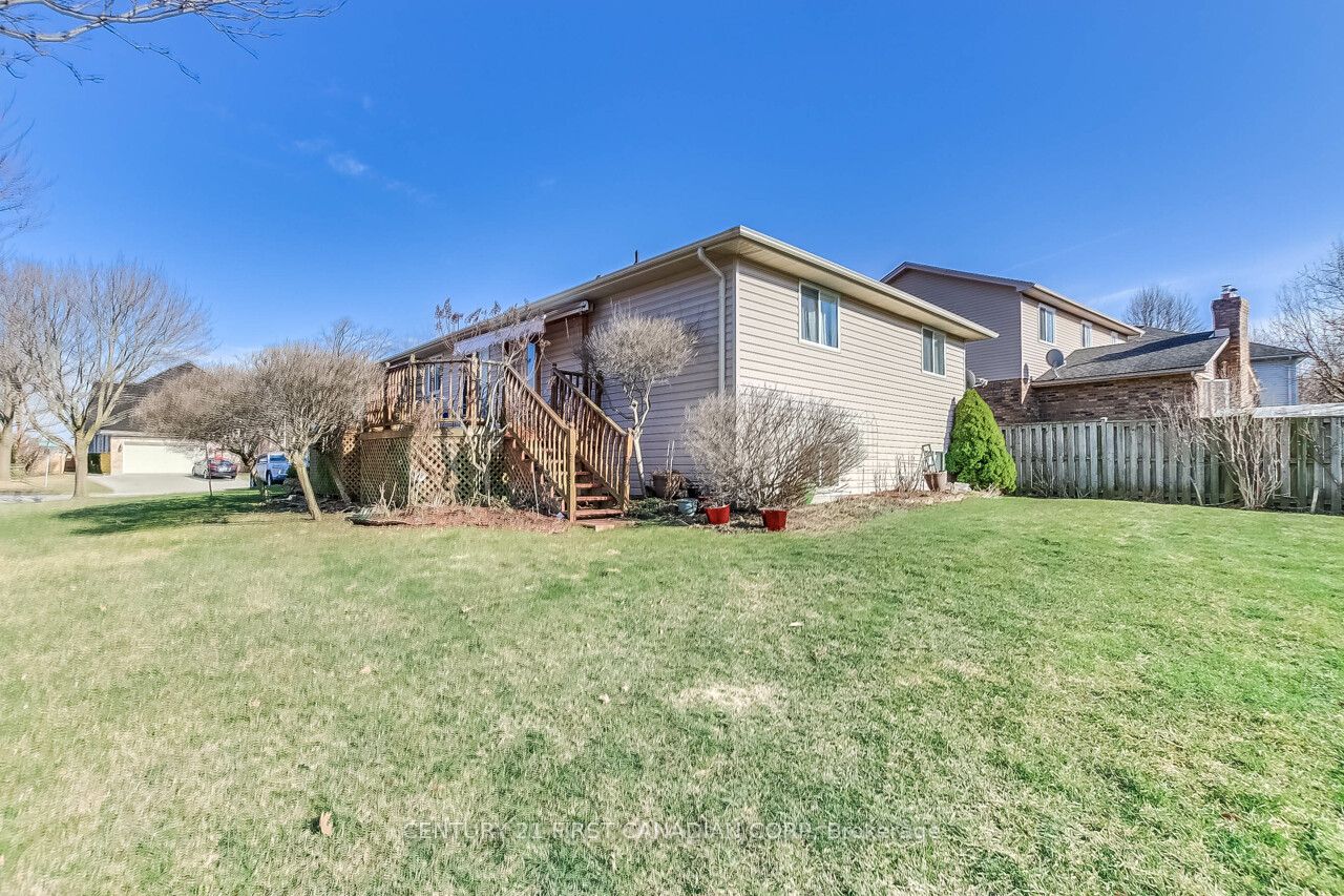 26 Stoneycreek Place Property Photo 3
