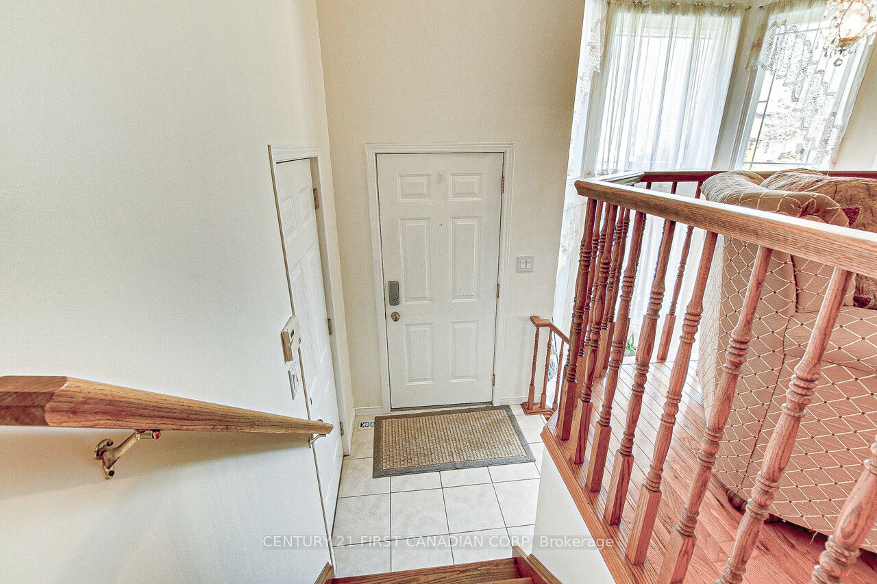 26 Stoneycreek Place Property Photo 6