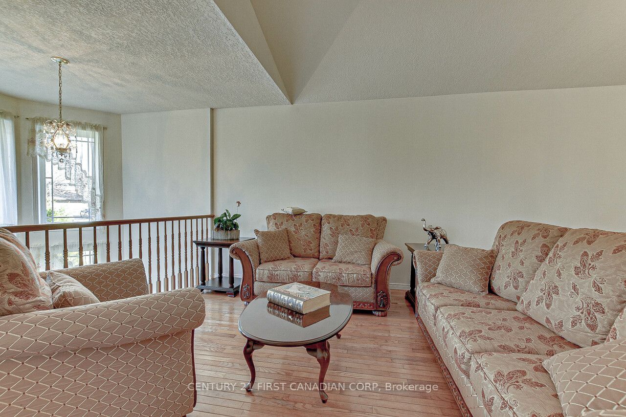 26 Stoneycreek Place Property Photo 7