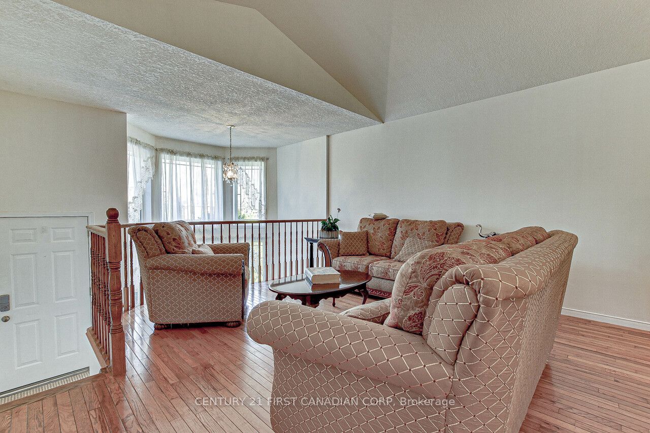 26 Stoneycreek Place Property Photo 8
