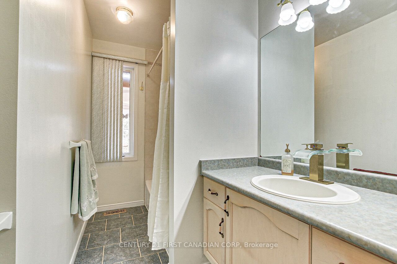 26 Stoneycreek Place Property Photo 14