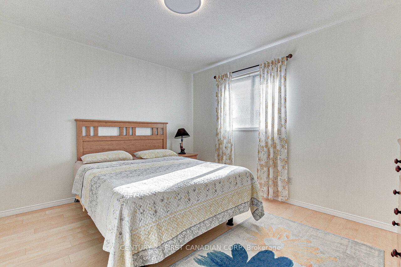 26 Stoneycreek Place Property Photo 18