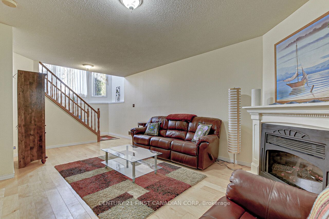 26 Stoneycreek Place Property Photo 22