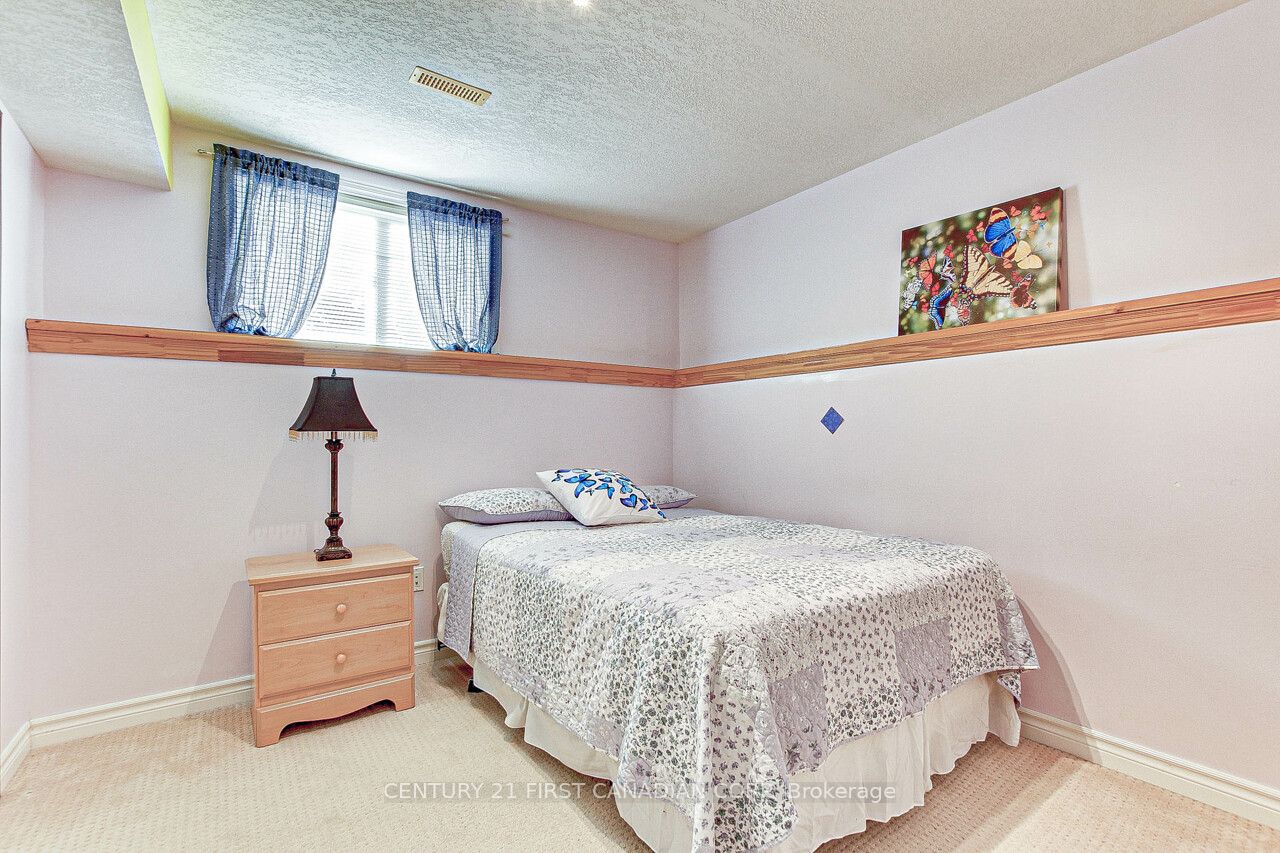 26 Stoneycreek Place Property Photo 26