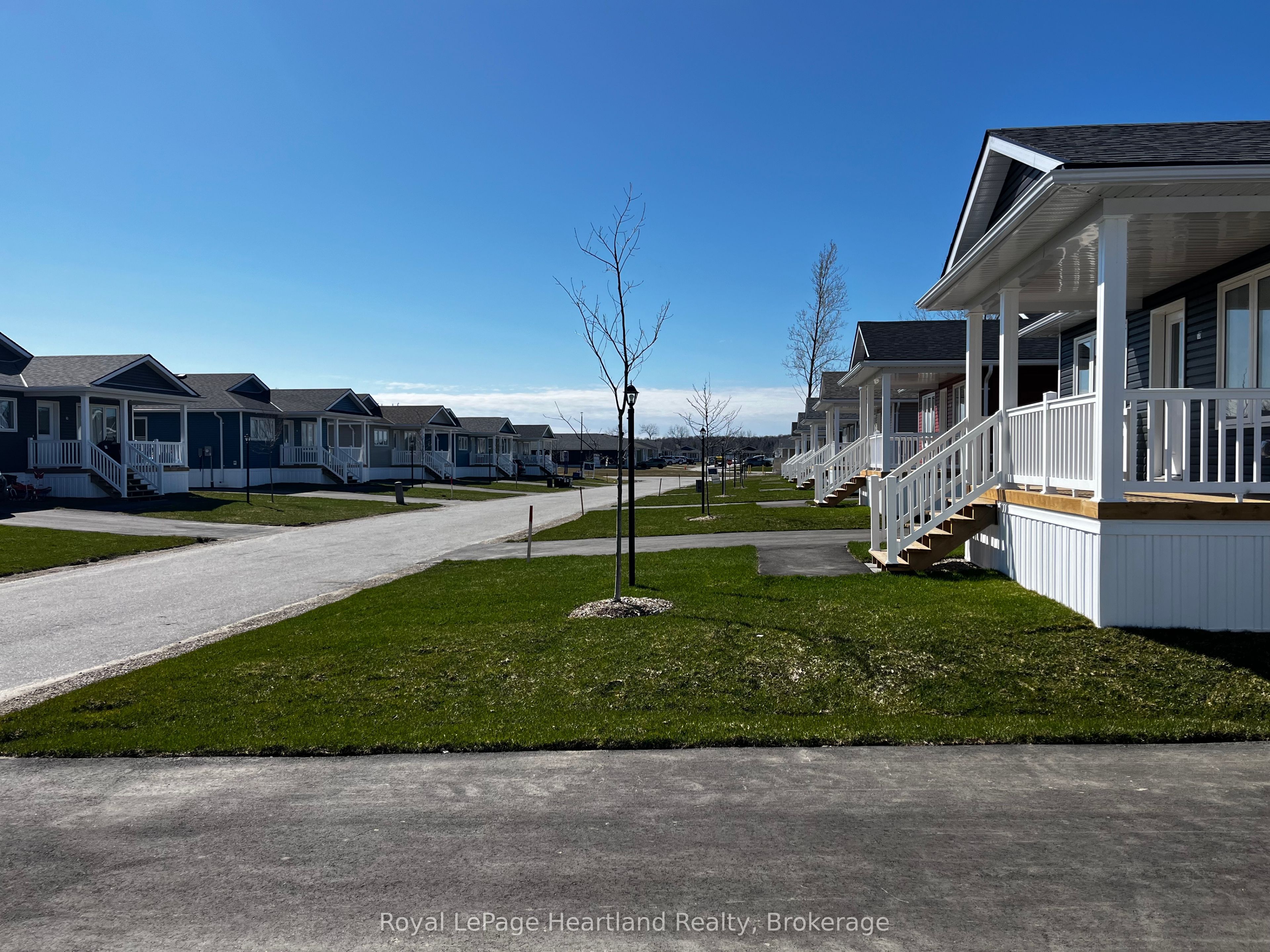 11 Bluffs View Boulevard Property Photo 2