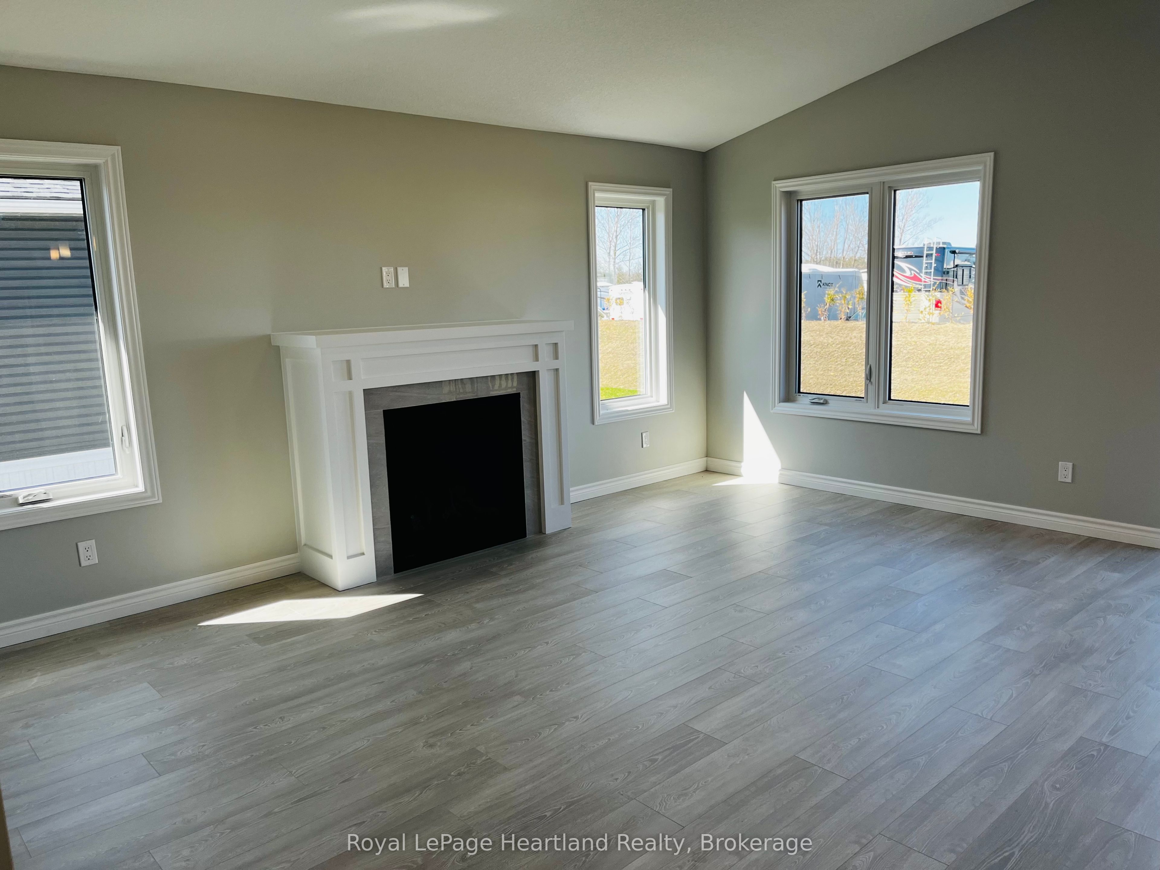 11 Bluffs View Boulevard Property Photo 6