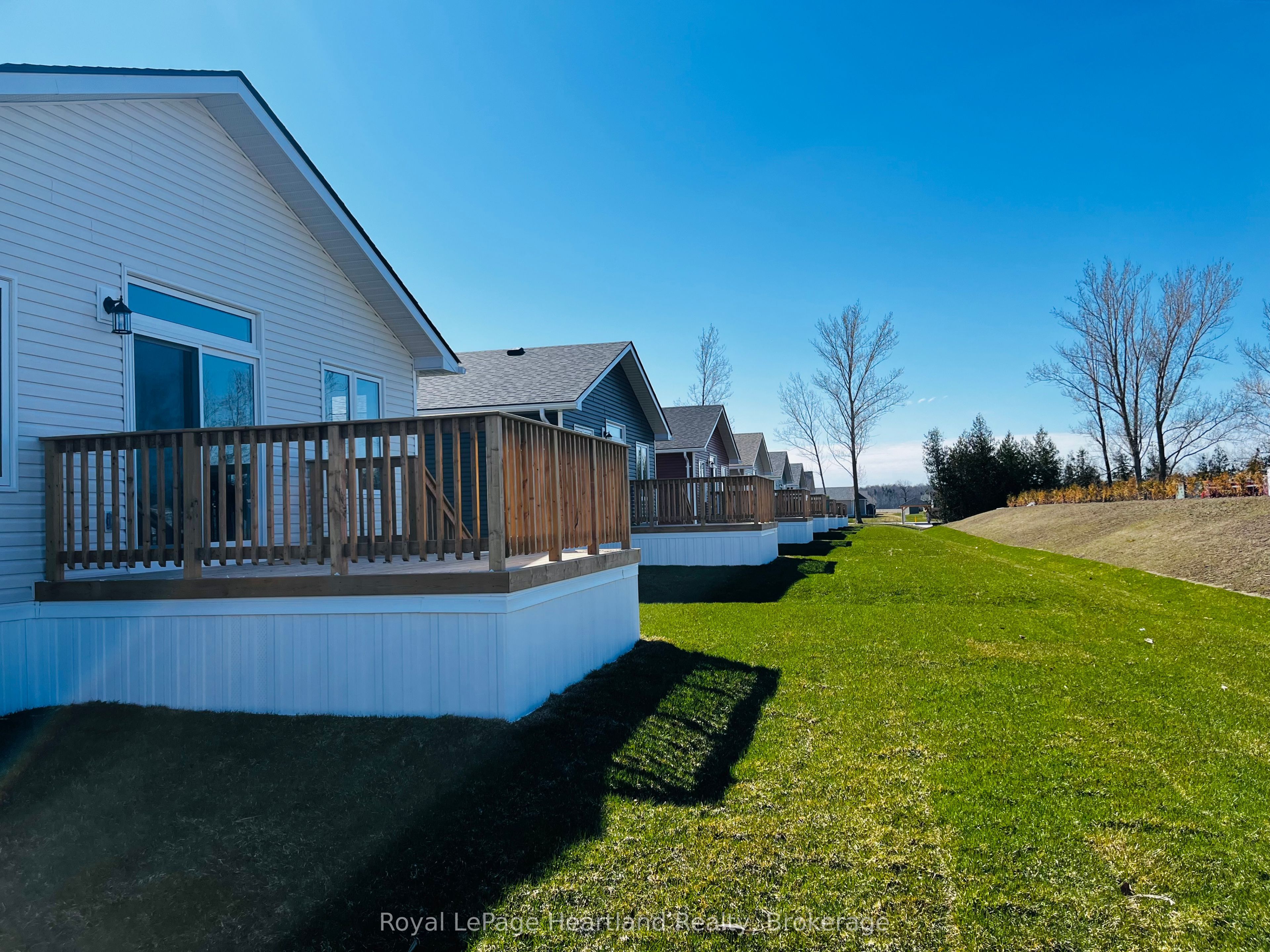 11 Bluffs View Boulevard Property Photo 17