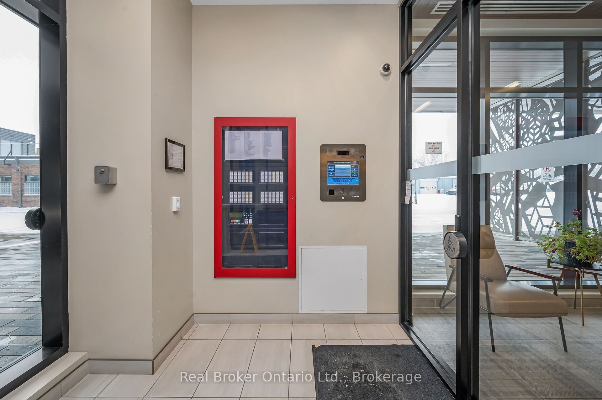 108 Garment Street 904 Property Photo 3