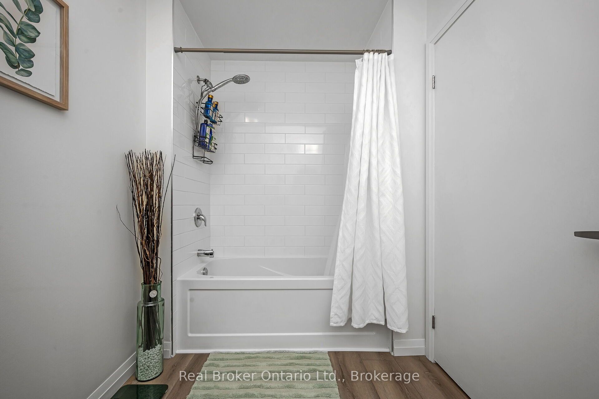 108 Garment Street 904 Property Photo 14