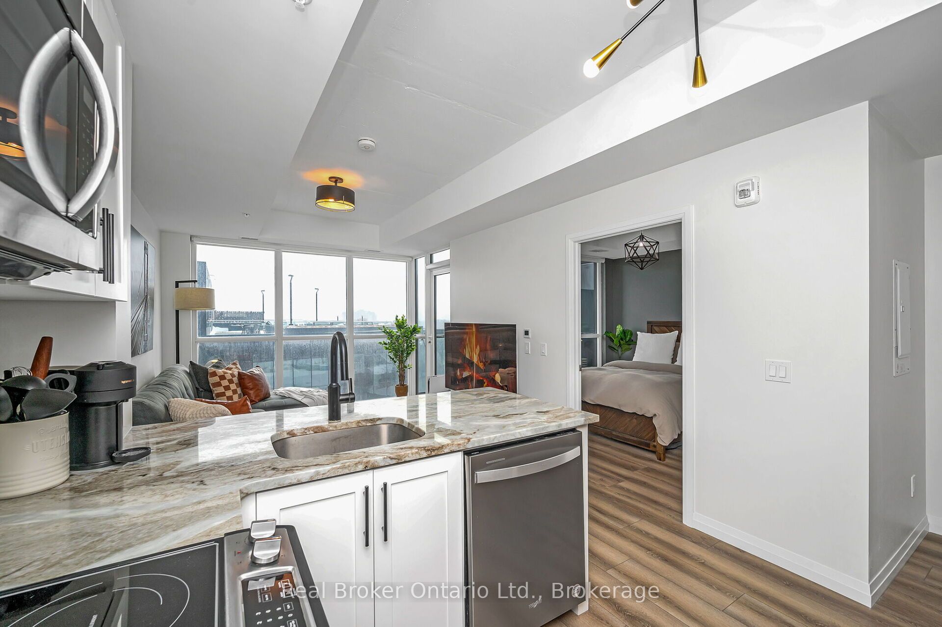 108 Garment Street 904 Property Photo 19