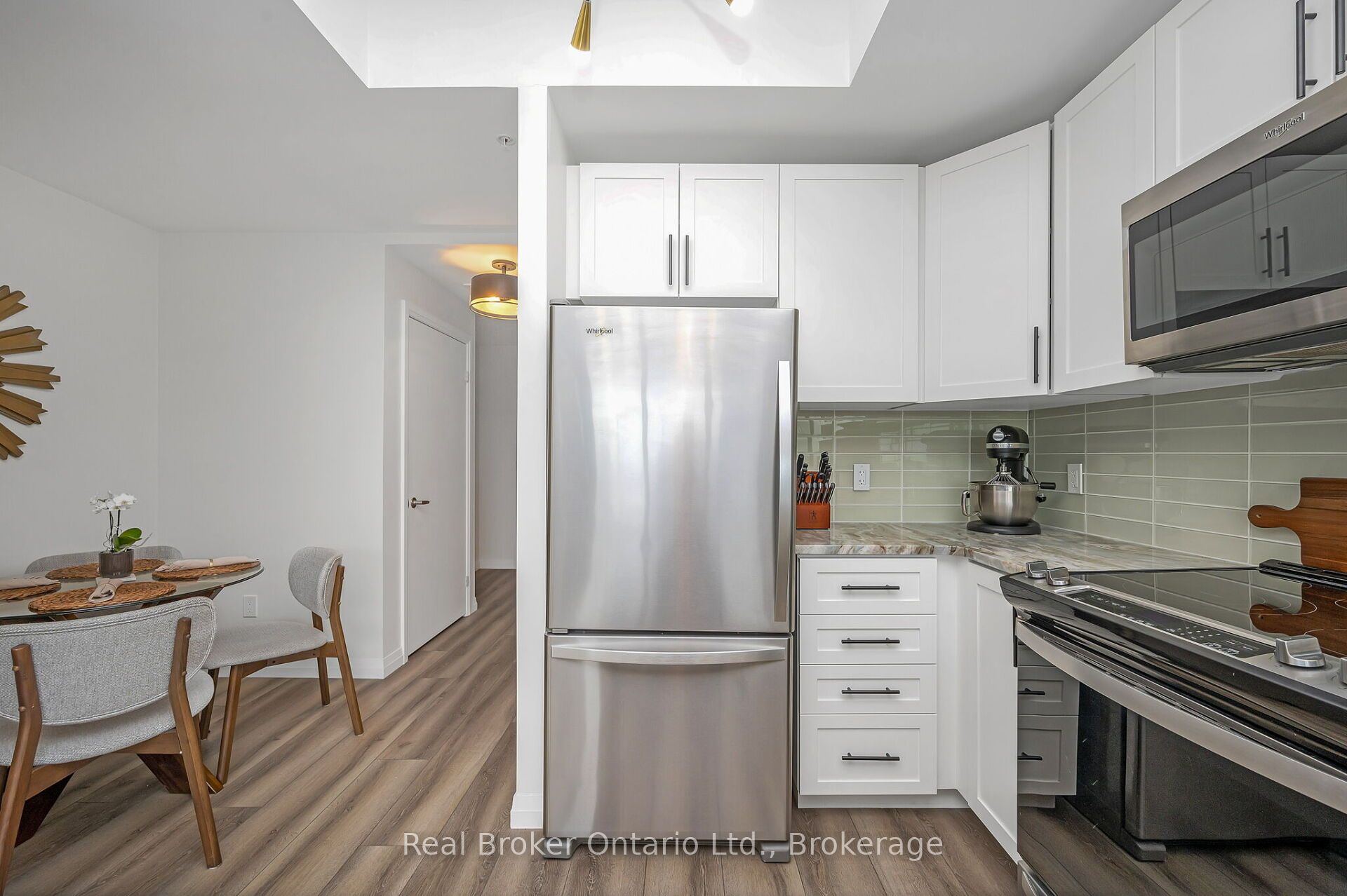 108 Garment Street 904 Property Photo 23