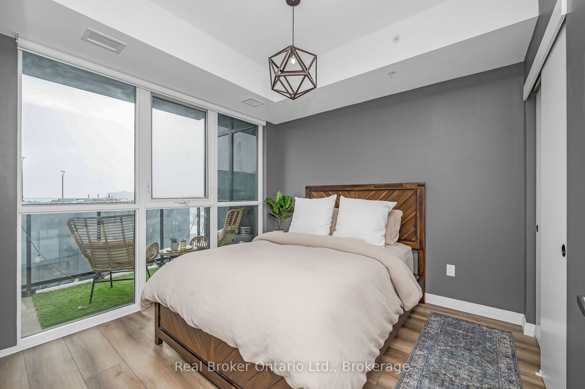 108 Garment Street 904 Property Photo 24