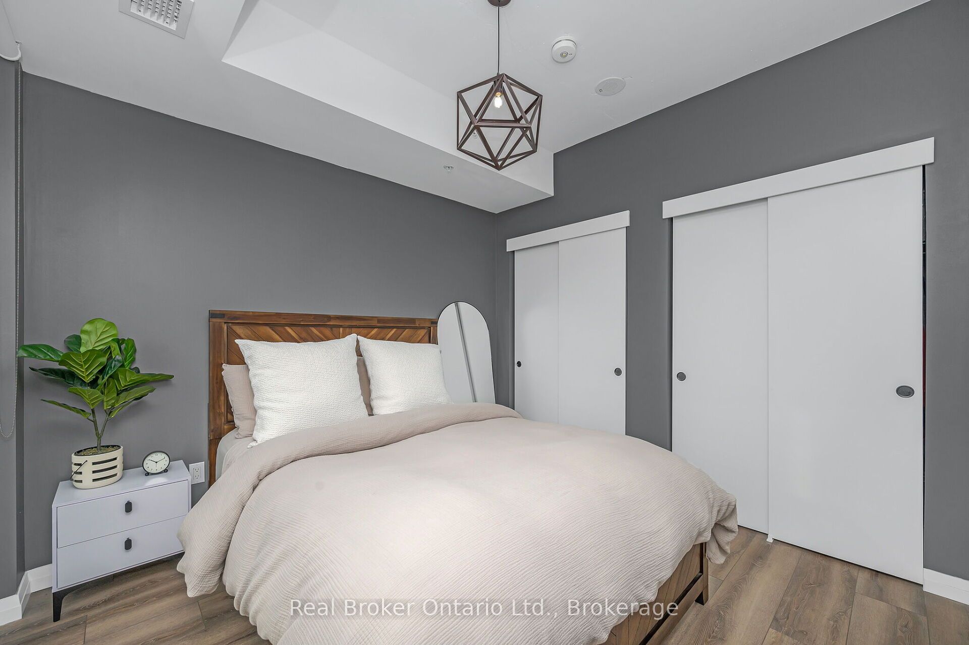 108 Garment Street 904 Property Photo 26