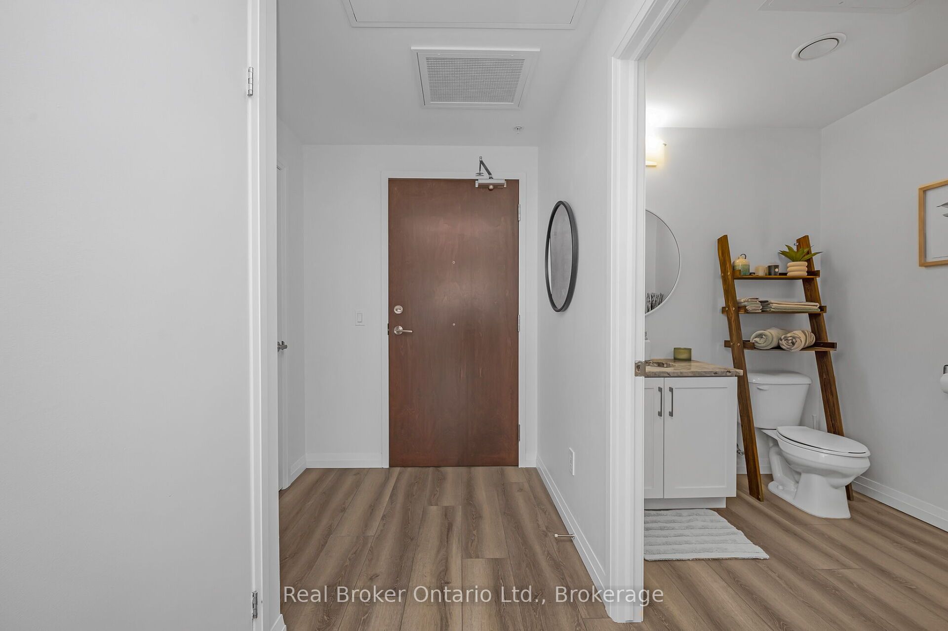 108 Garment Street 904 Property Photo 29